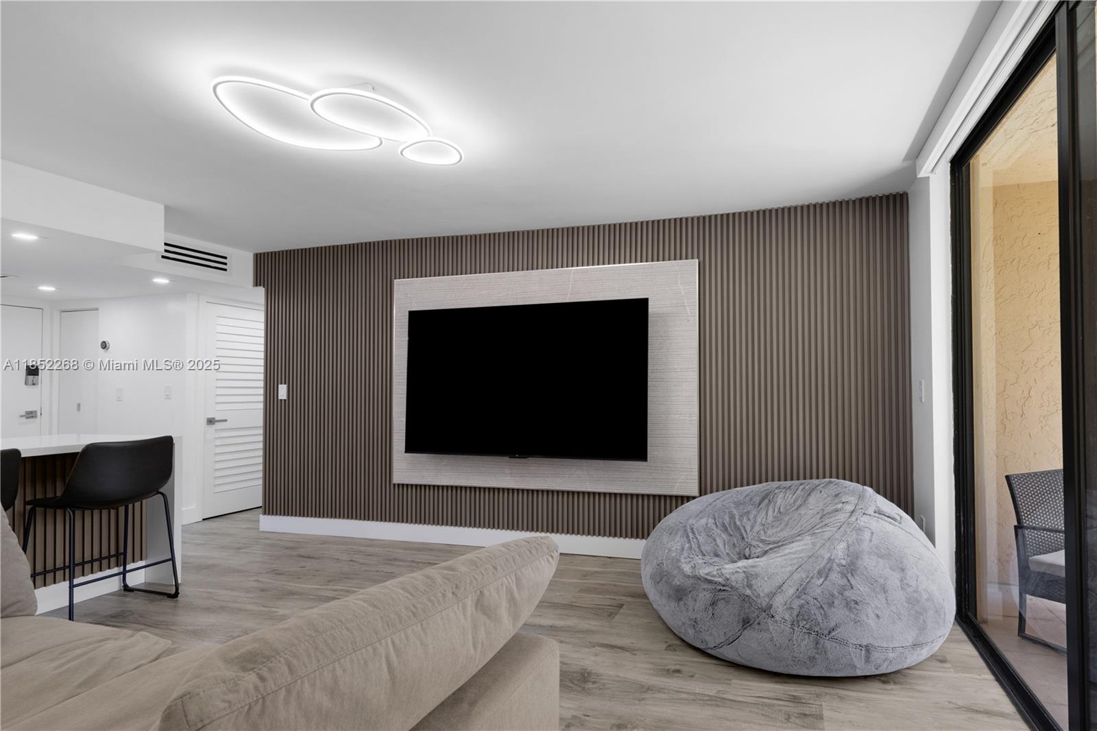 PROMENADE AT KENDALE LAKE - Residential