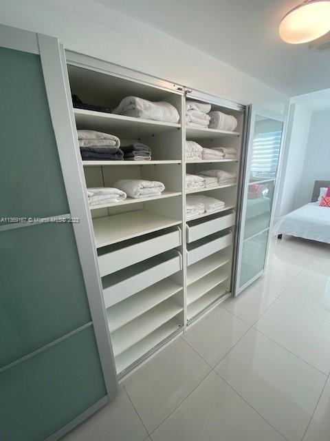 MINT CONDOMINIUM - Residential Lease