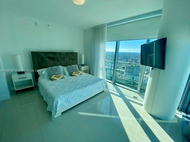 MINT CONDOMINIUM - Residential Lease