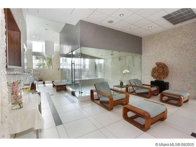 MINT CONDOMINIUM - Residential Lease
