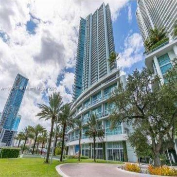 MINT CONDOMINIUM - Residential Lease