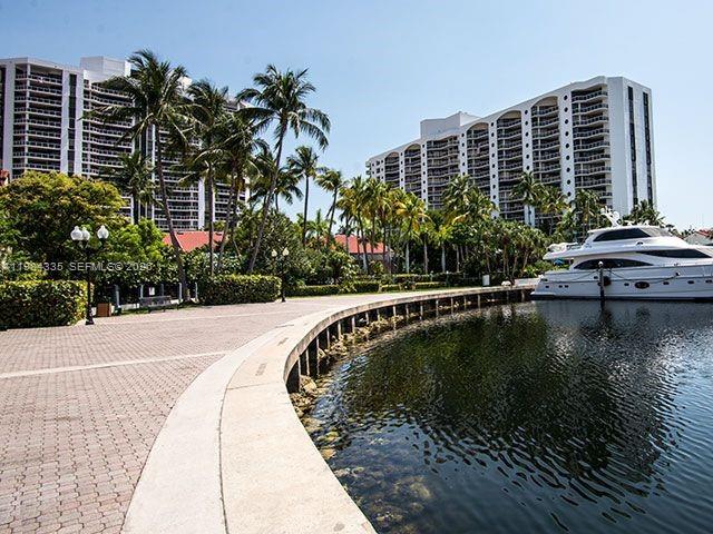 PORTSVIEW @ THE WATERWAYS - Residential