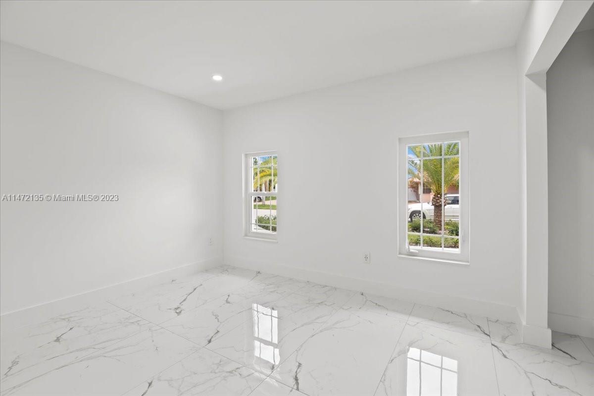 NORTH LINKS COUNTRY CLUB - Residential