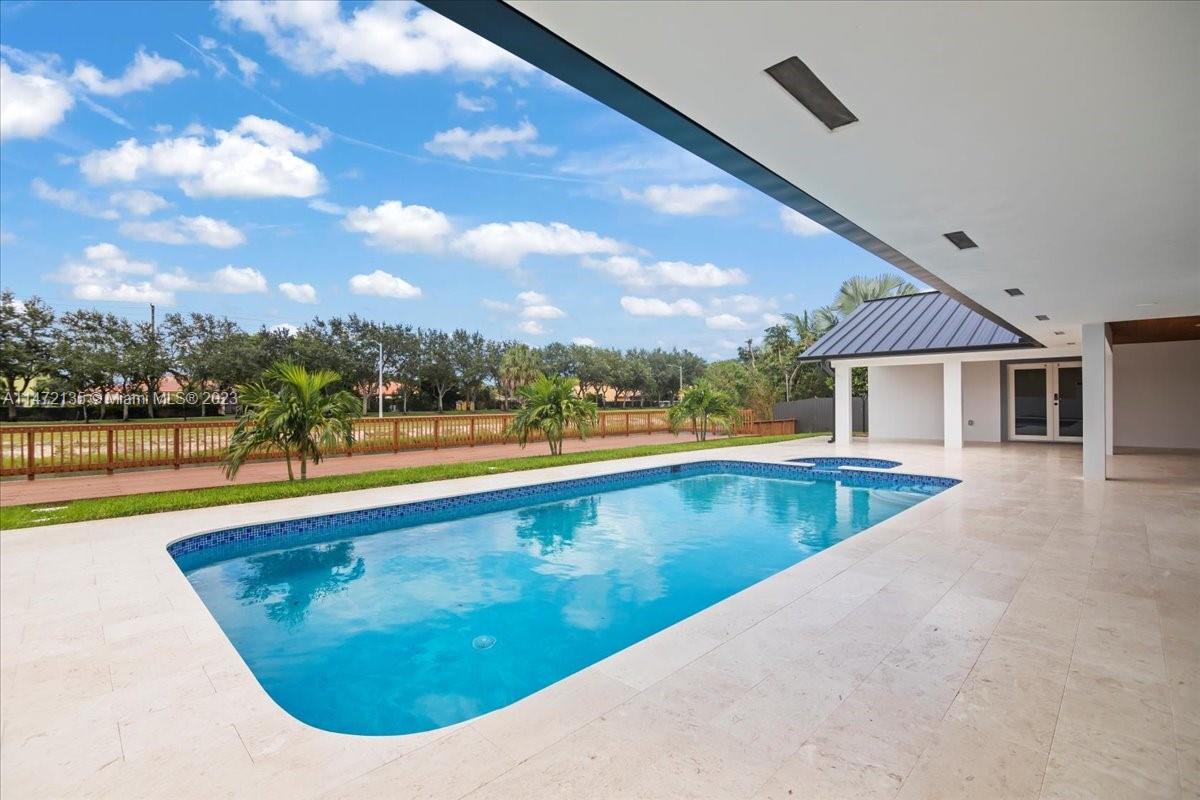 NORTH LINKS COUNTRY CLUB - Residential