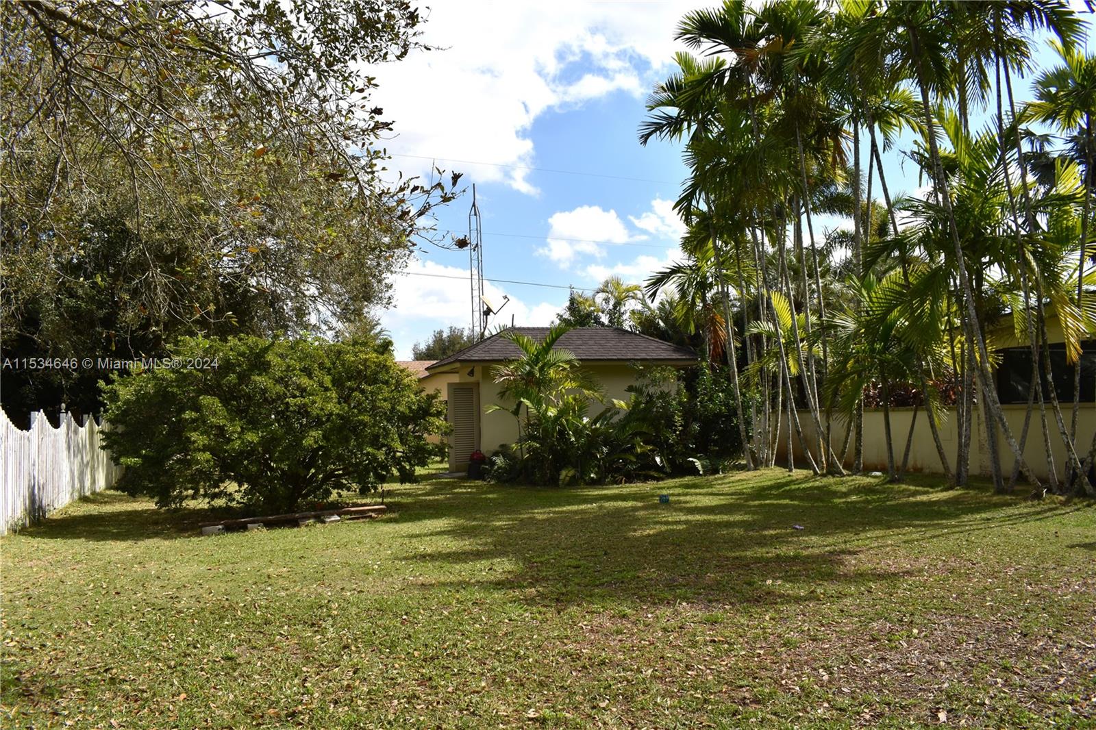 HIDEAWAY PINES SEC 1 - Residential