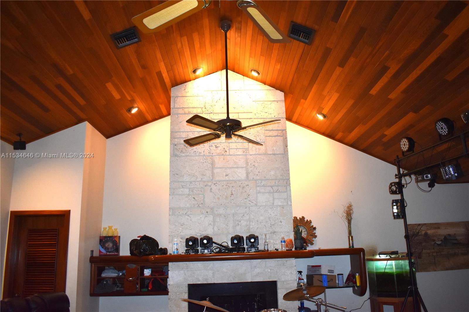 HIDEAWAY PINES SEC 1 - Residential