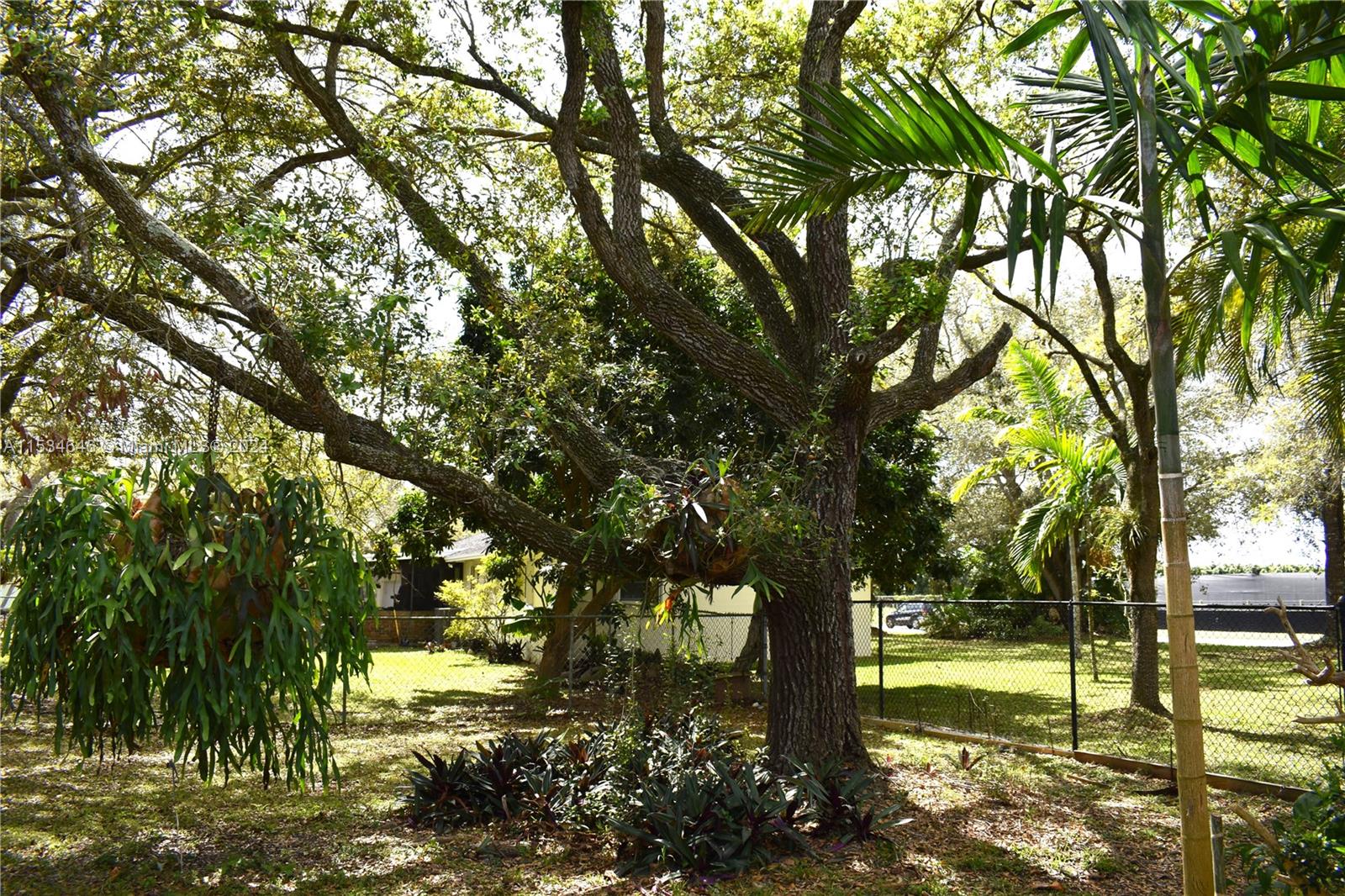 HIDEAWAY PINES SEC 1 - Residential