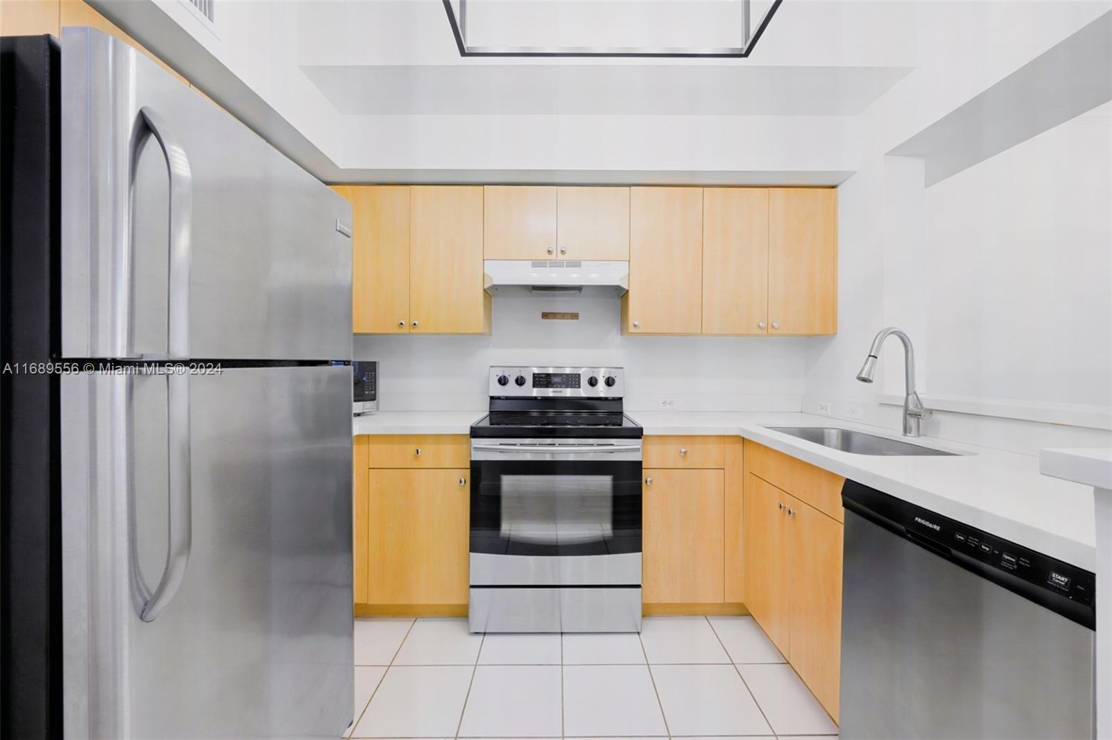 AVENTI AT AVENTURA CONDO - Residential Lease