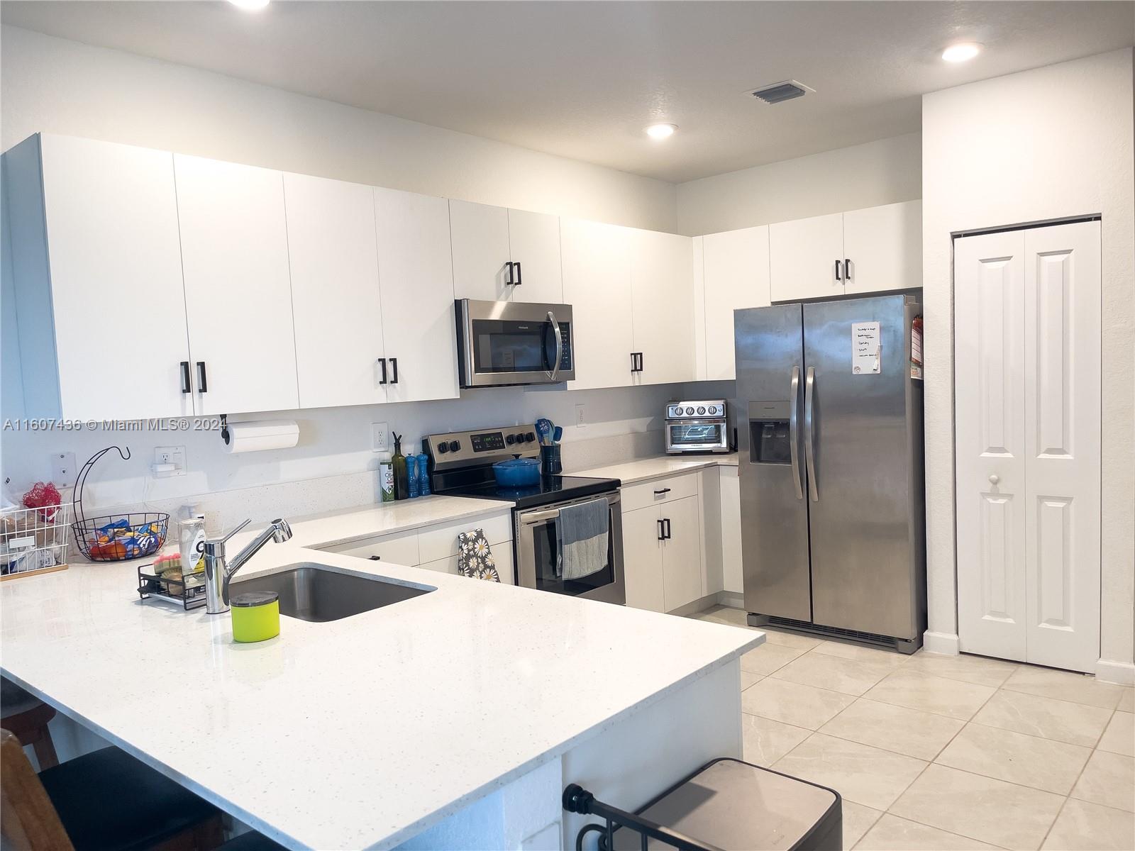 PINE ISLE - Residential Lease