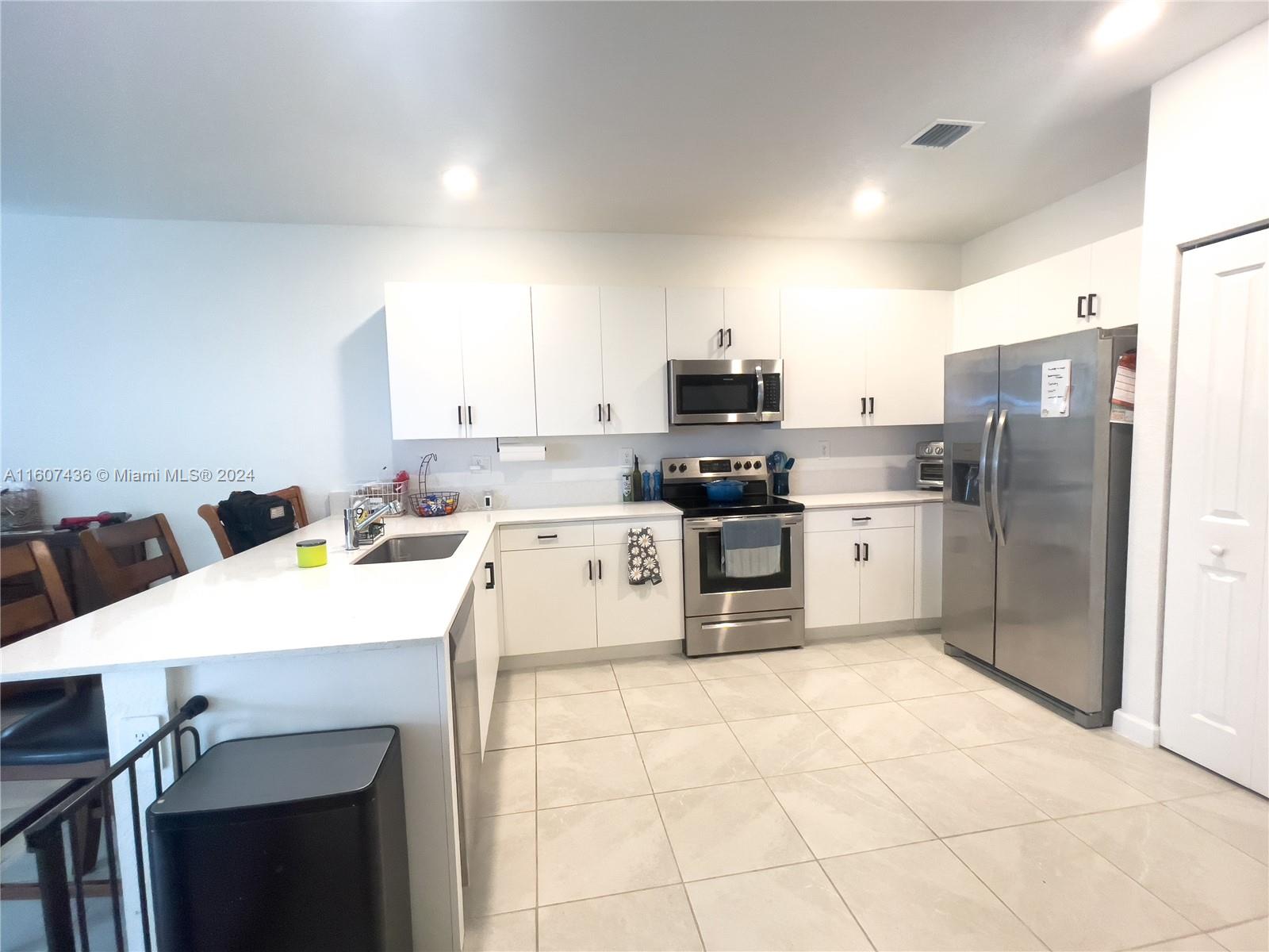 PINE ISLE - Residential Lease