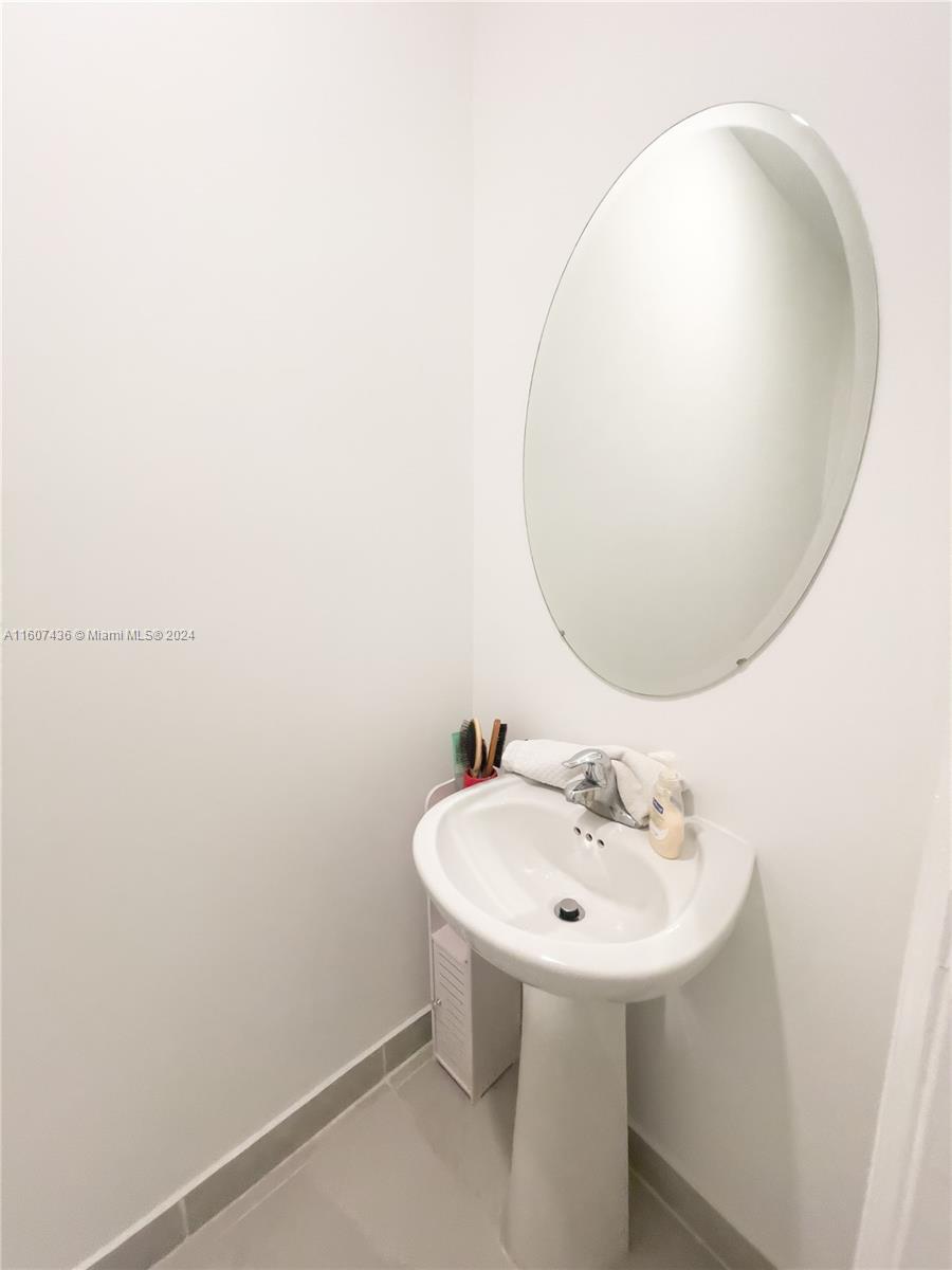 PINE ISLE - Residential Lease