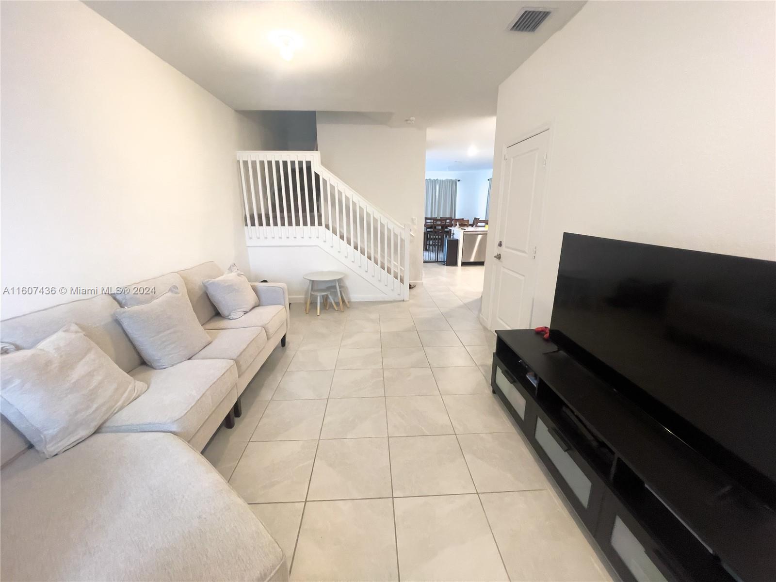 PINE ISLE - Residential Lease