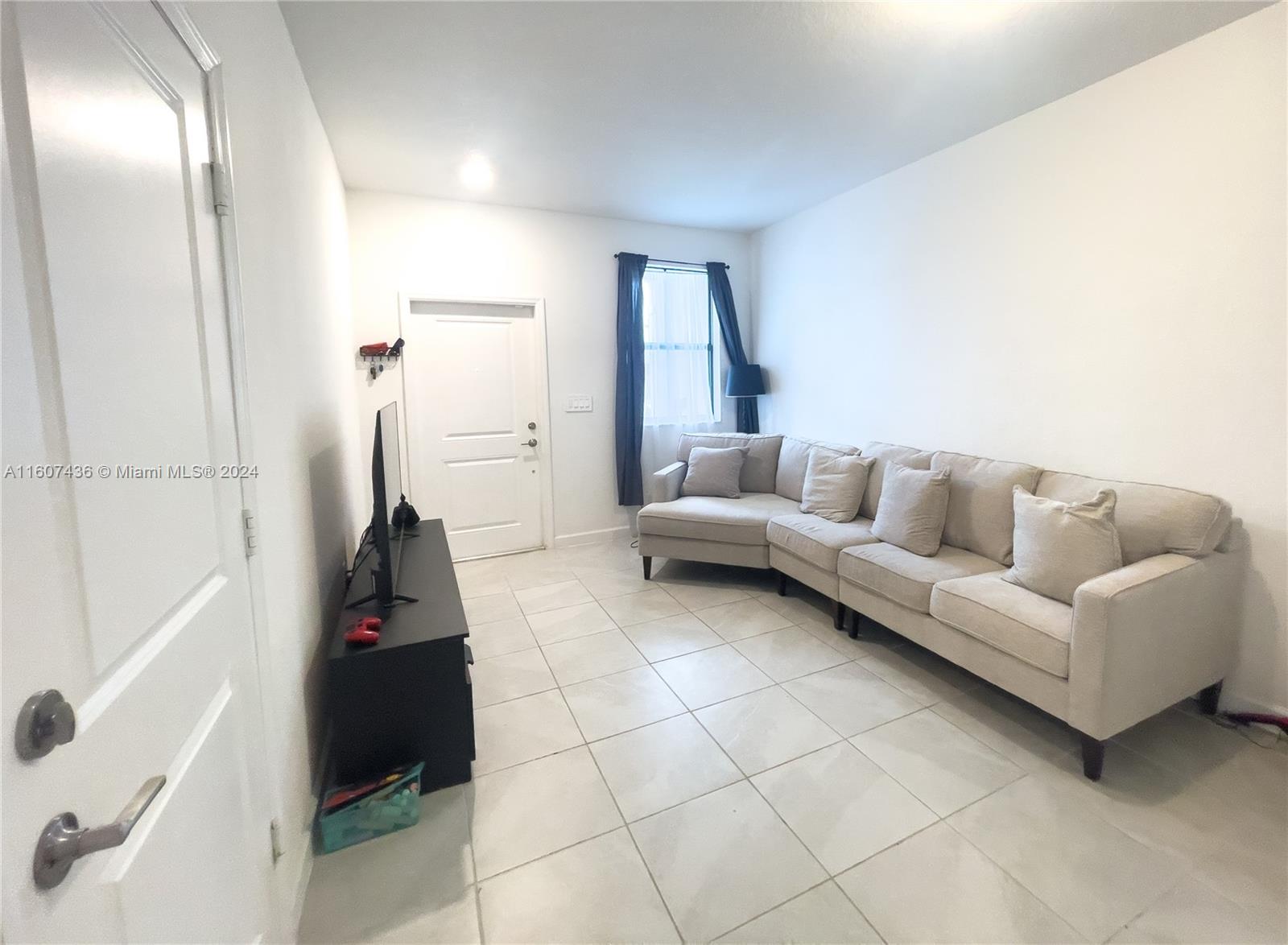 PINE ISLE - Residential Lease