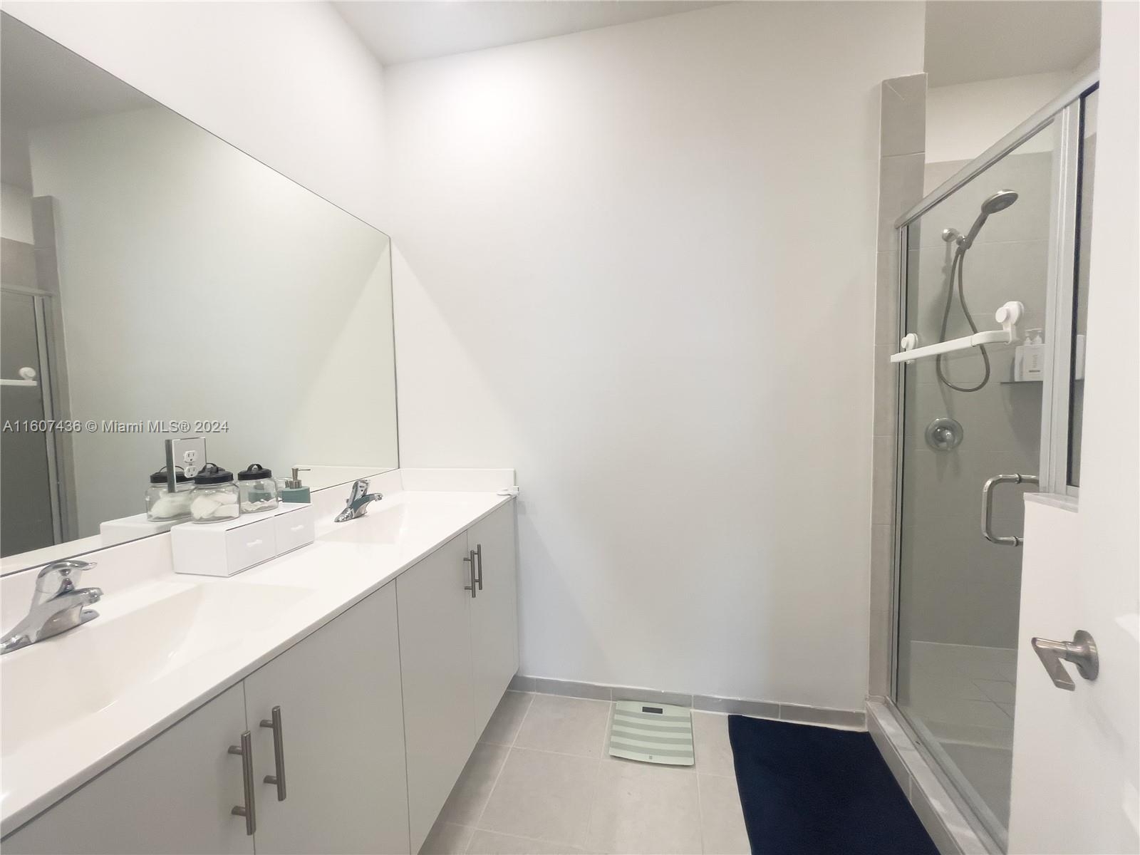 PINE ISLE - Residential Lease