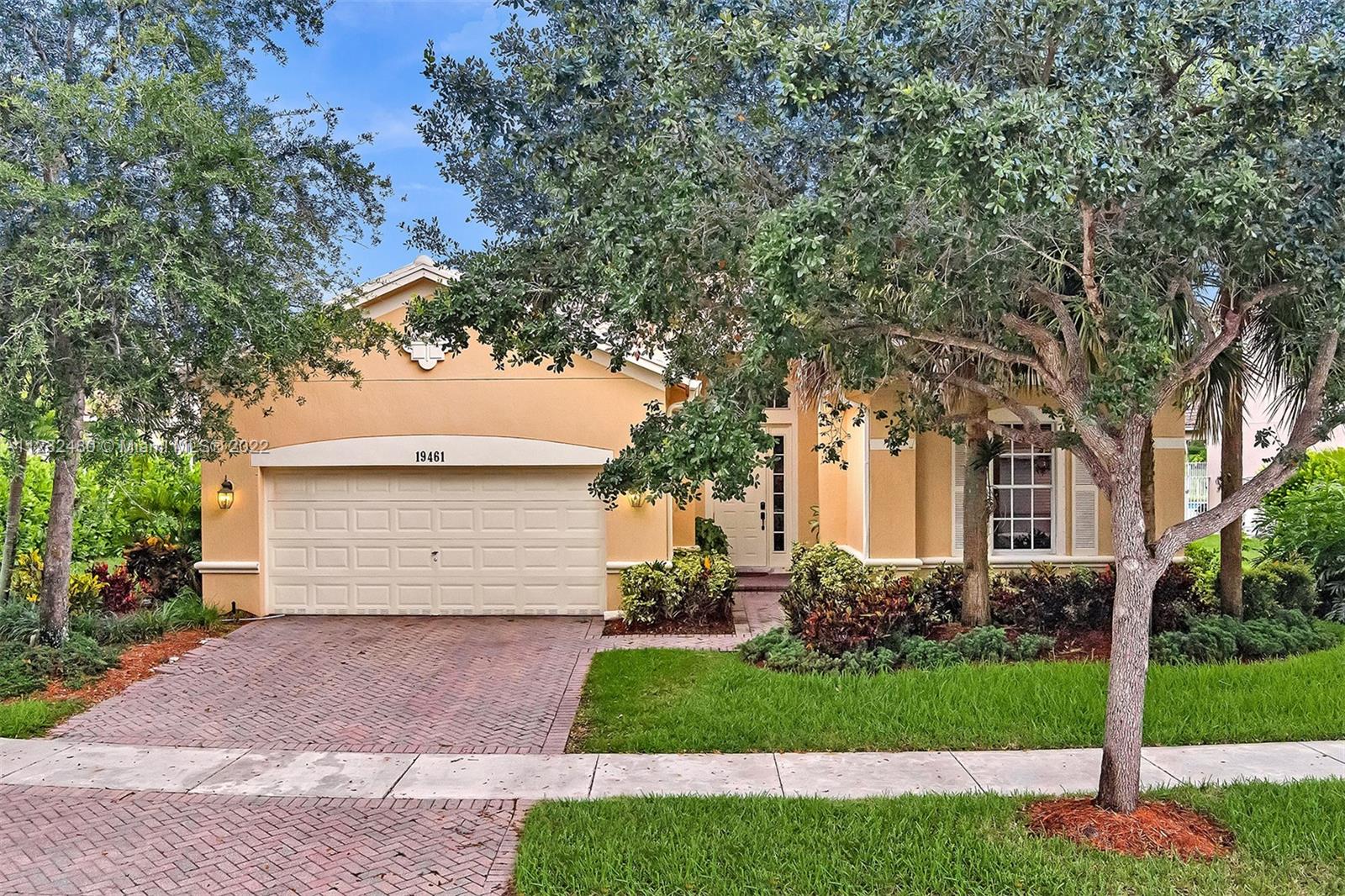 ISLES AT WESTON - Residential Lease
