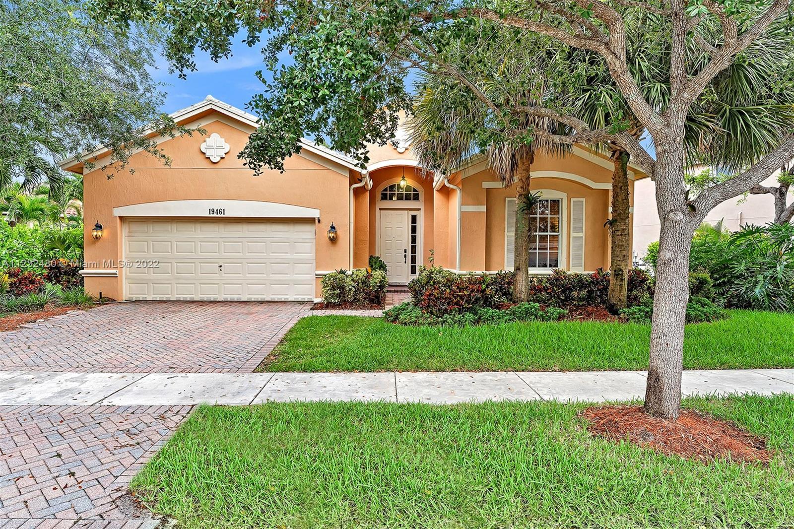 ISLES AT WESTON - Residential Lease