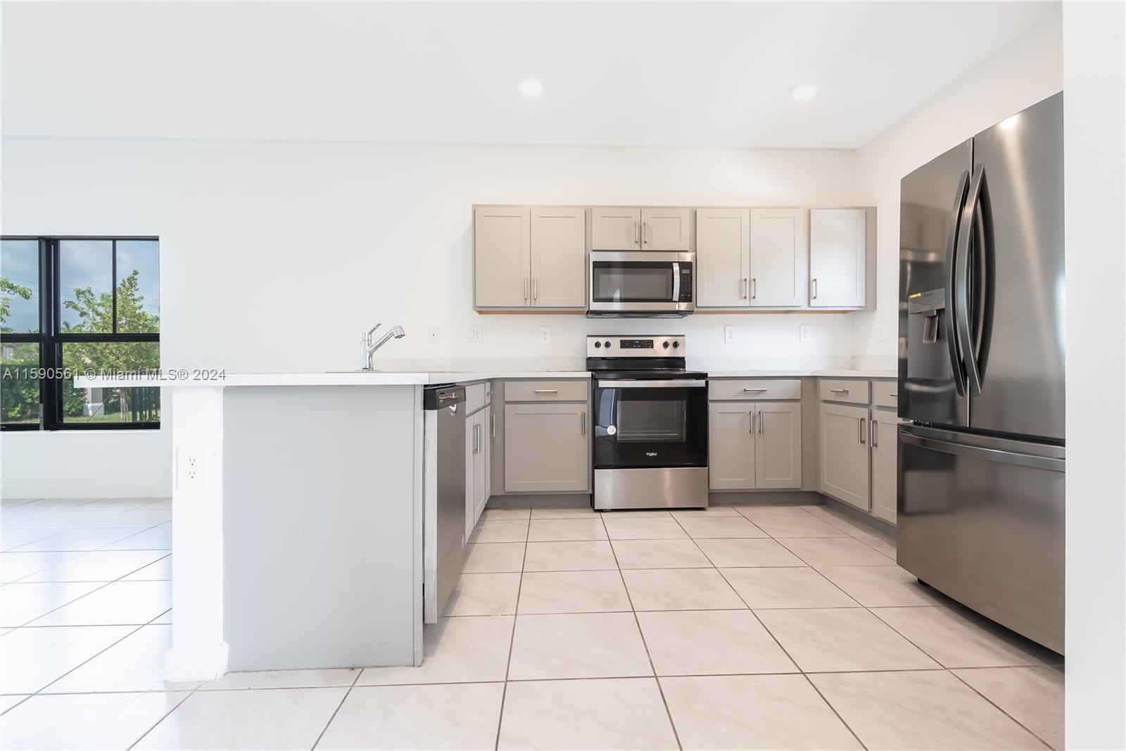 SEBASTIAN ISLE - Residential Lease