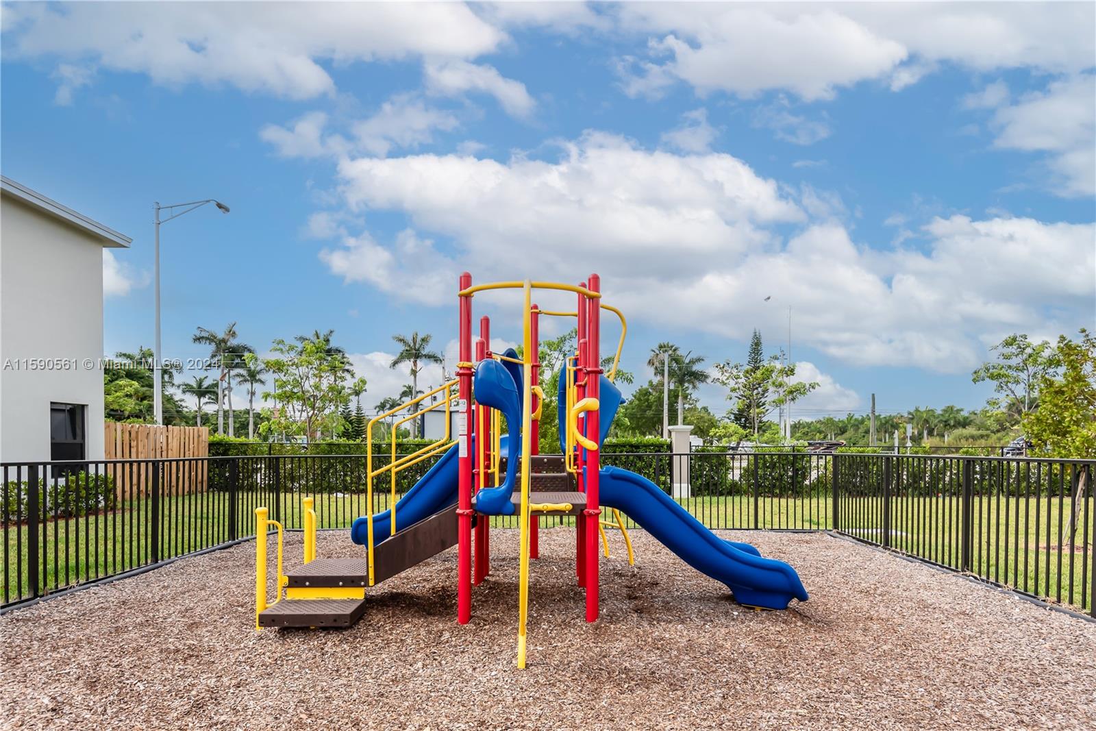 SEBASTIAN ISLE - Residential Lease