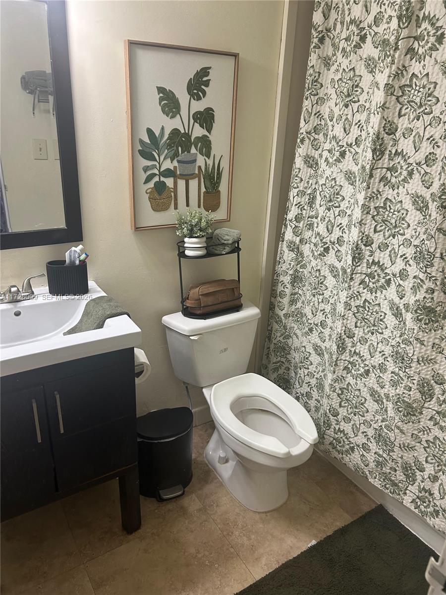 THE AVENTURA BEACH CLUB C - Residential