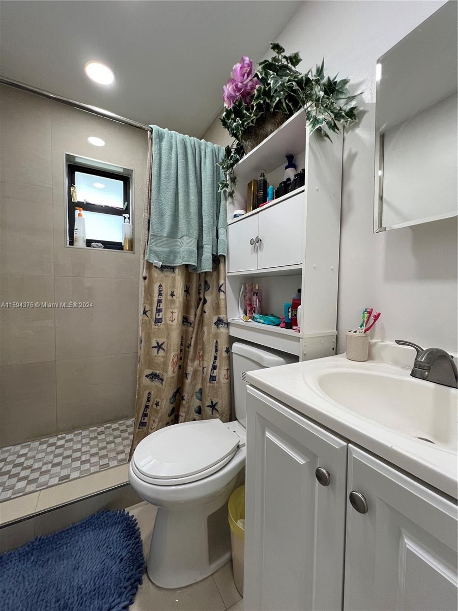 HIALEAH 11TH ADDN - Residential Income