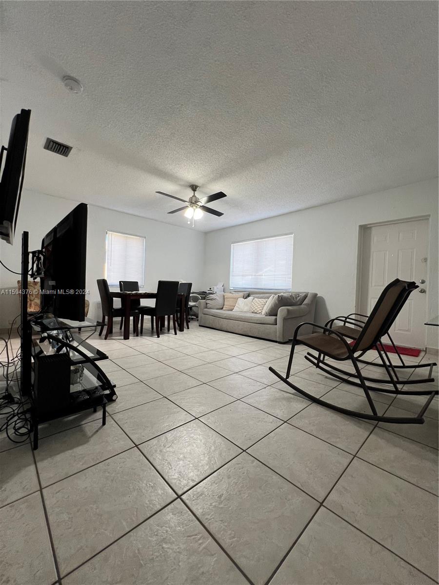 HIALEAH 11TH ADDN - Residential Income