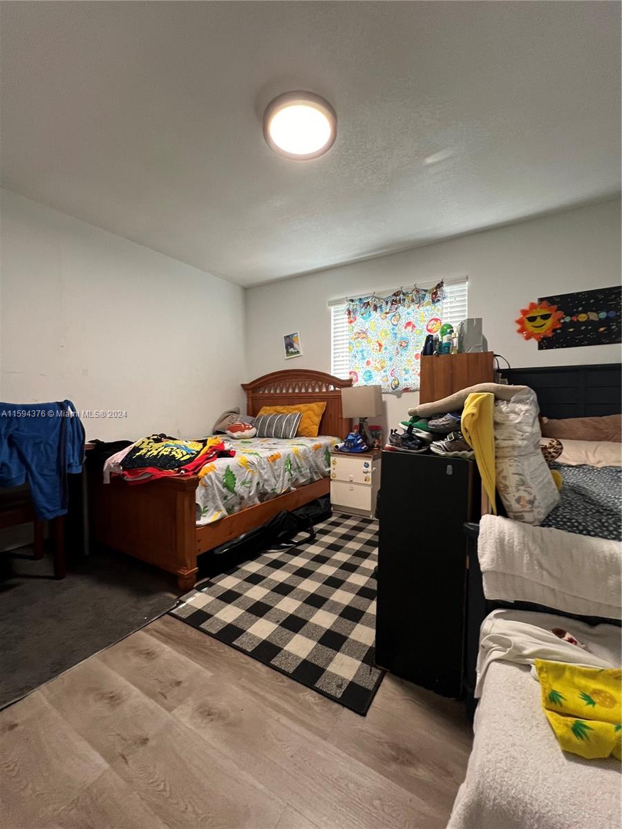 HIALEAH 11TH ADDN - Residential Income