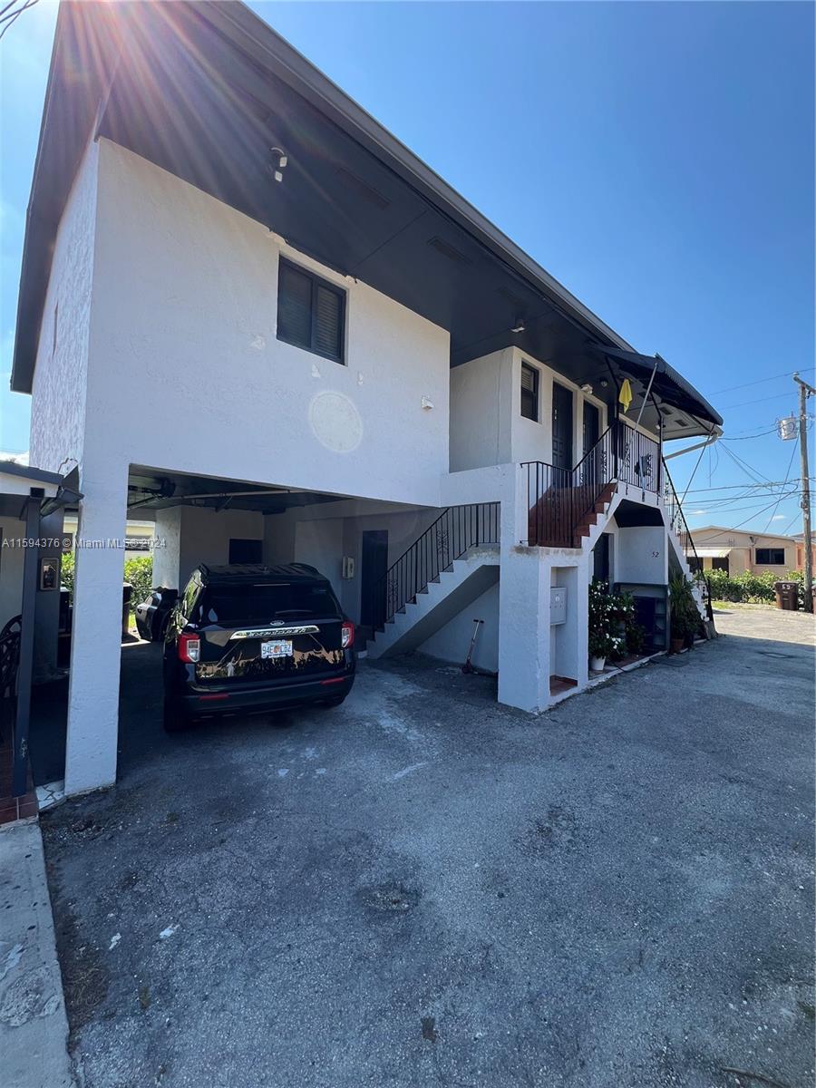 HIALEAH 11TH ADDN - Residential Income