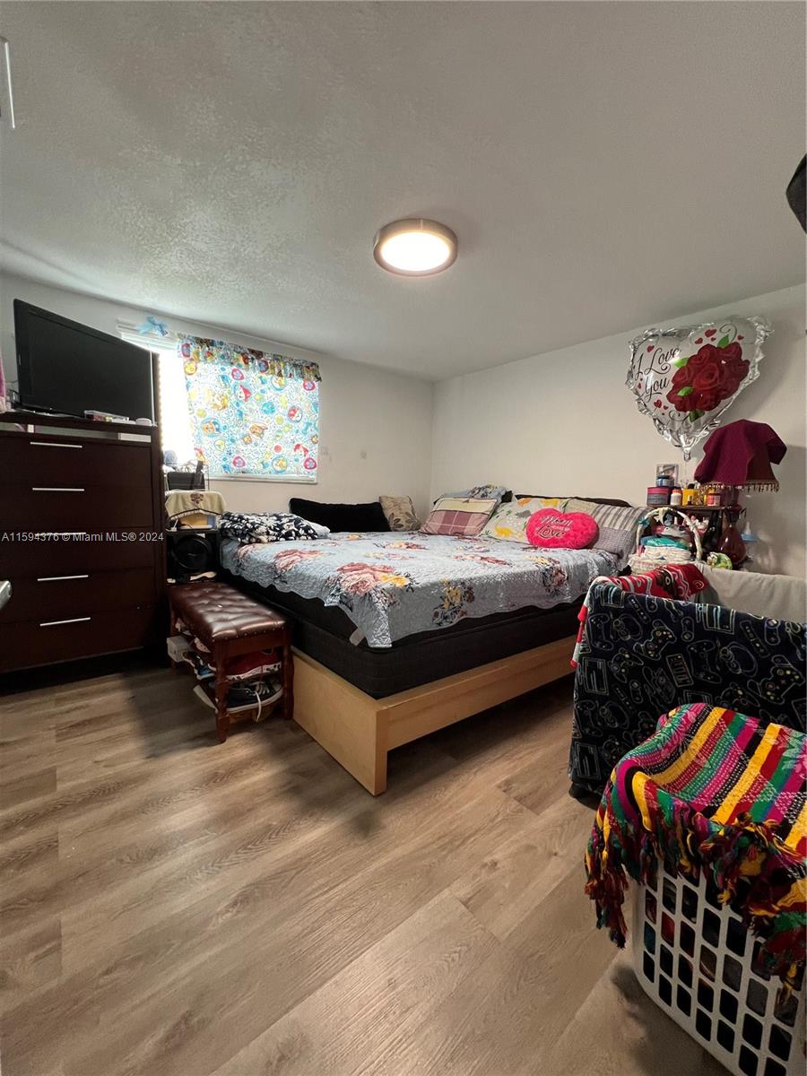 HIALEAH 11TH ADDN - Residential Income