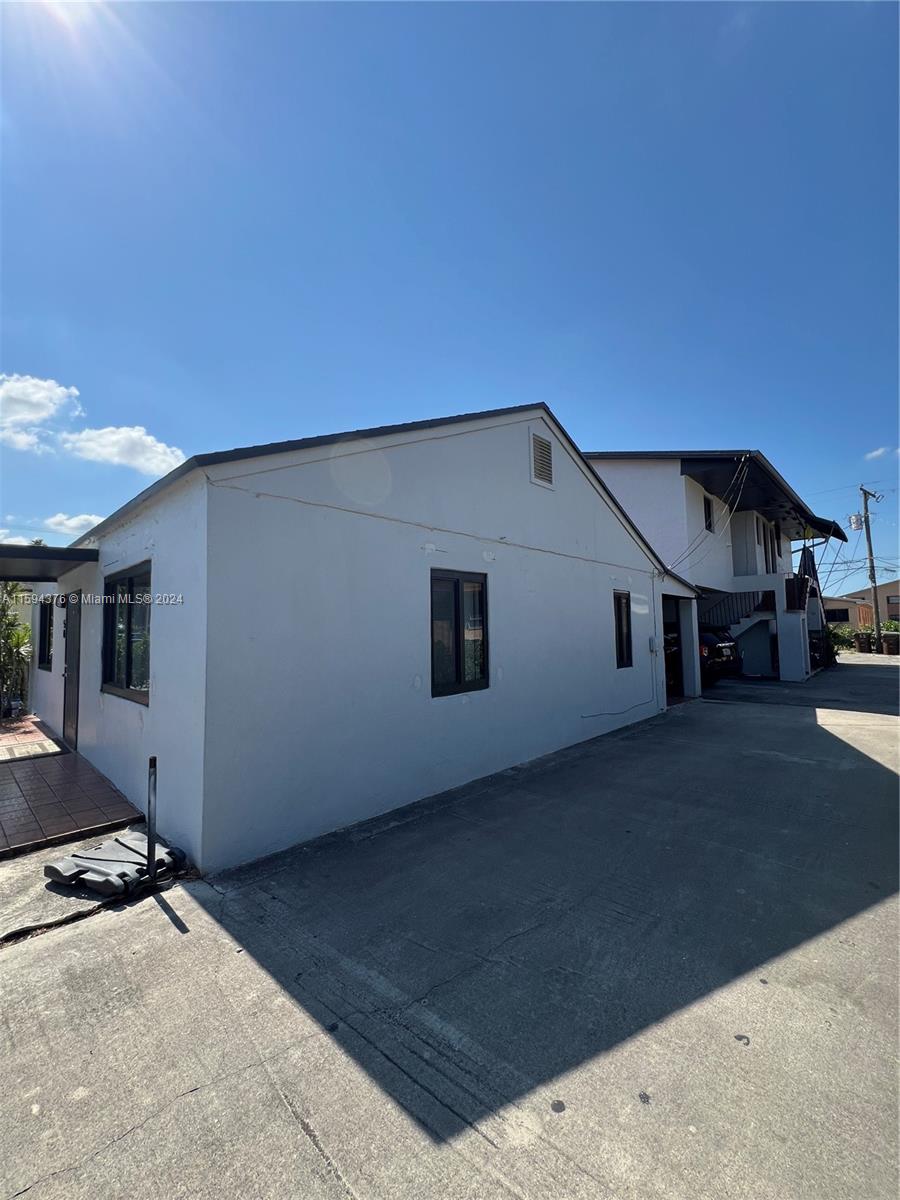 HIALEAH 11TH ADDN - Residential Income