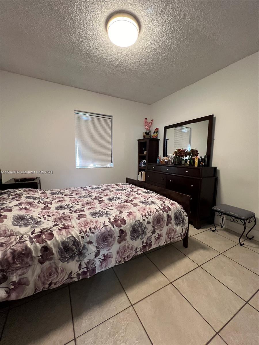 HIALEAH 11TH ADDN - Residential Income