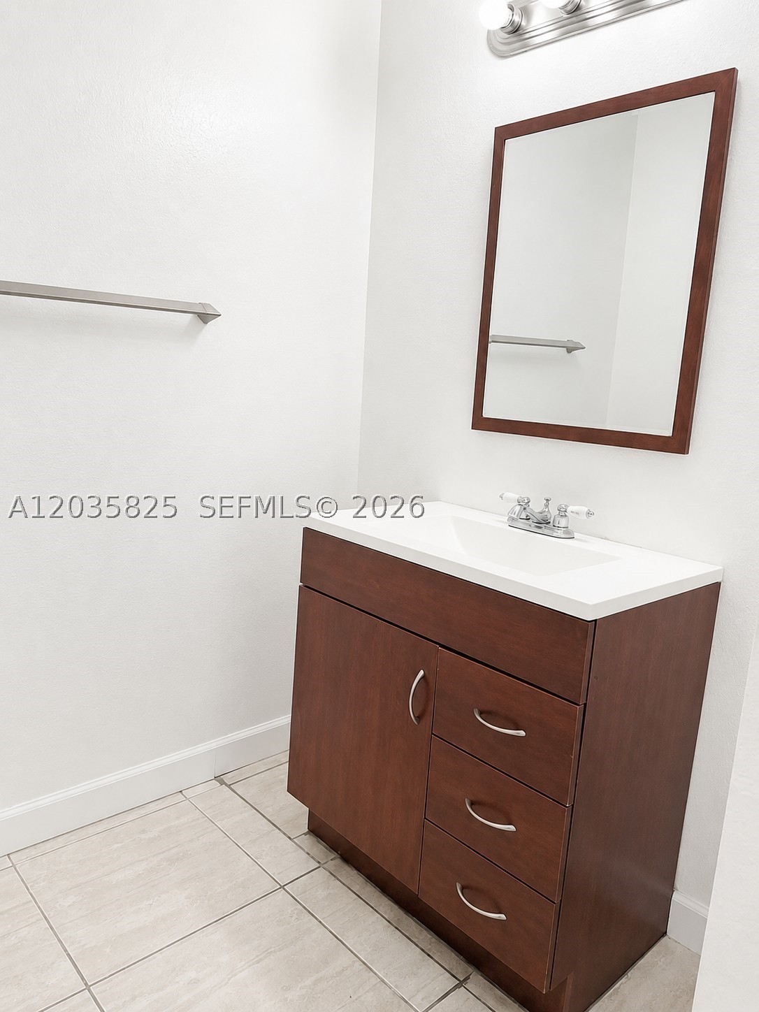 ISLES AT LAGO MAR CONDO - Residential Lease
