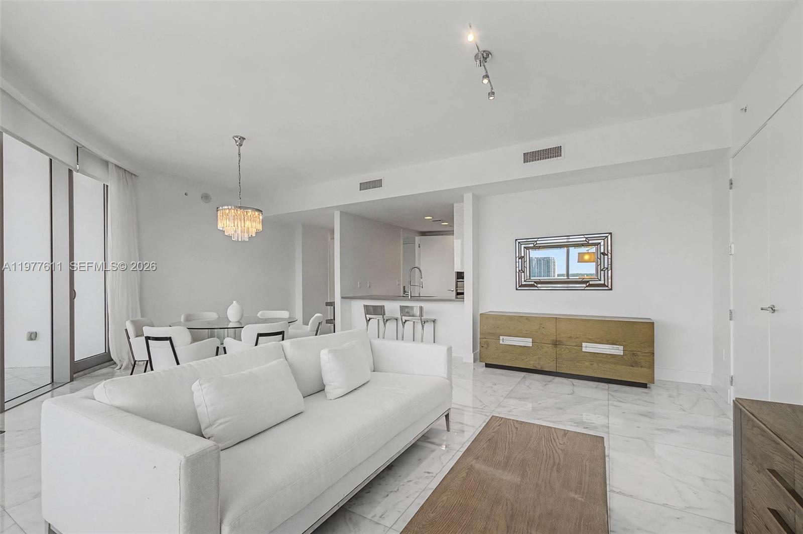 CHATEAU BEACH - Residential
