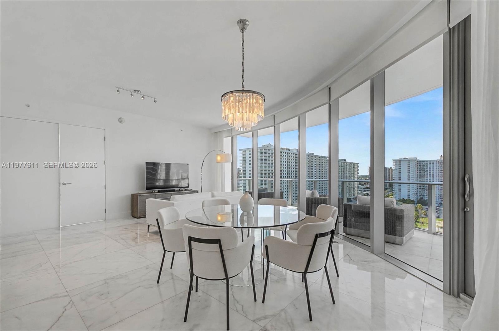 CHATEAU BEACH - Residential