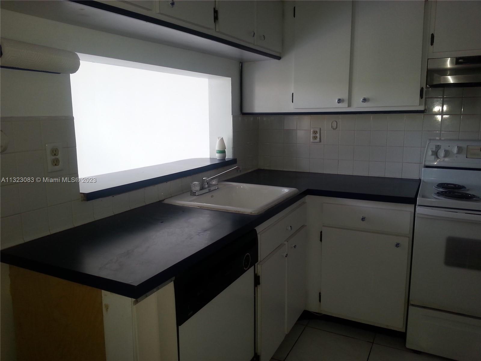 INTERNATIONAL PARK I COND - Residential Lease