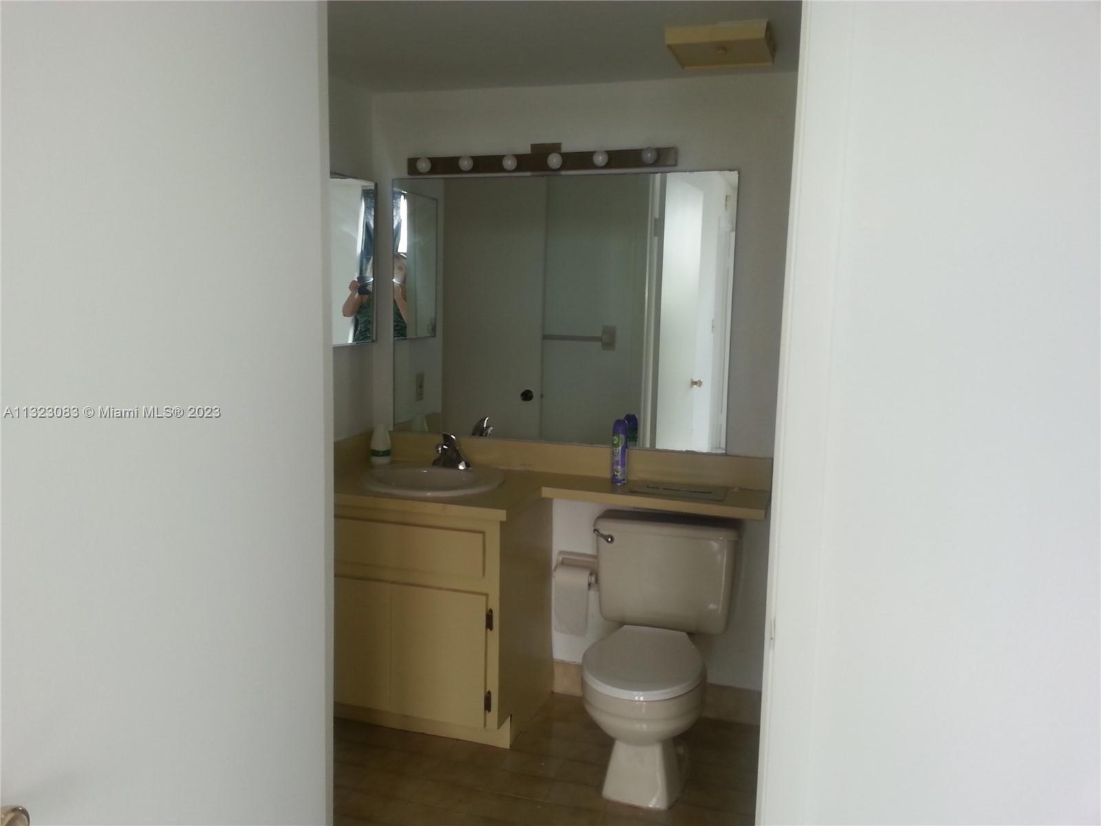 INTERNATIONAL PARK I COND - Residential Lease