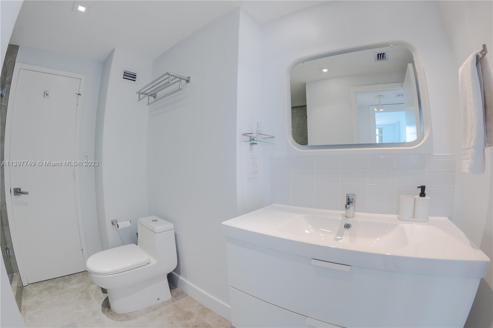 SOUTH BAY CLUB CONDO - Residential Lease