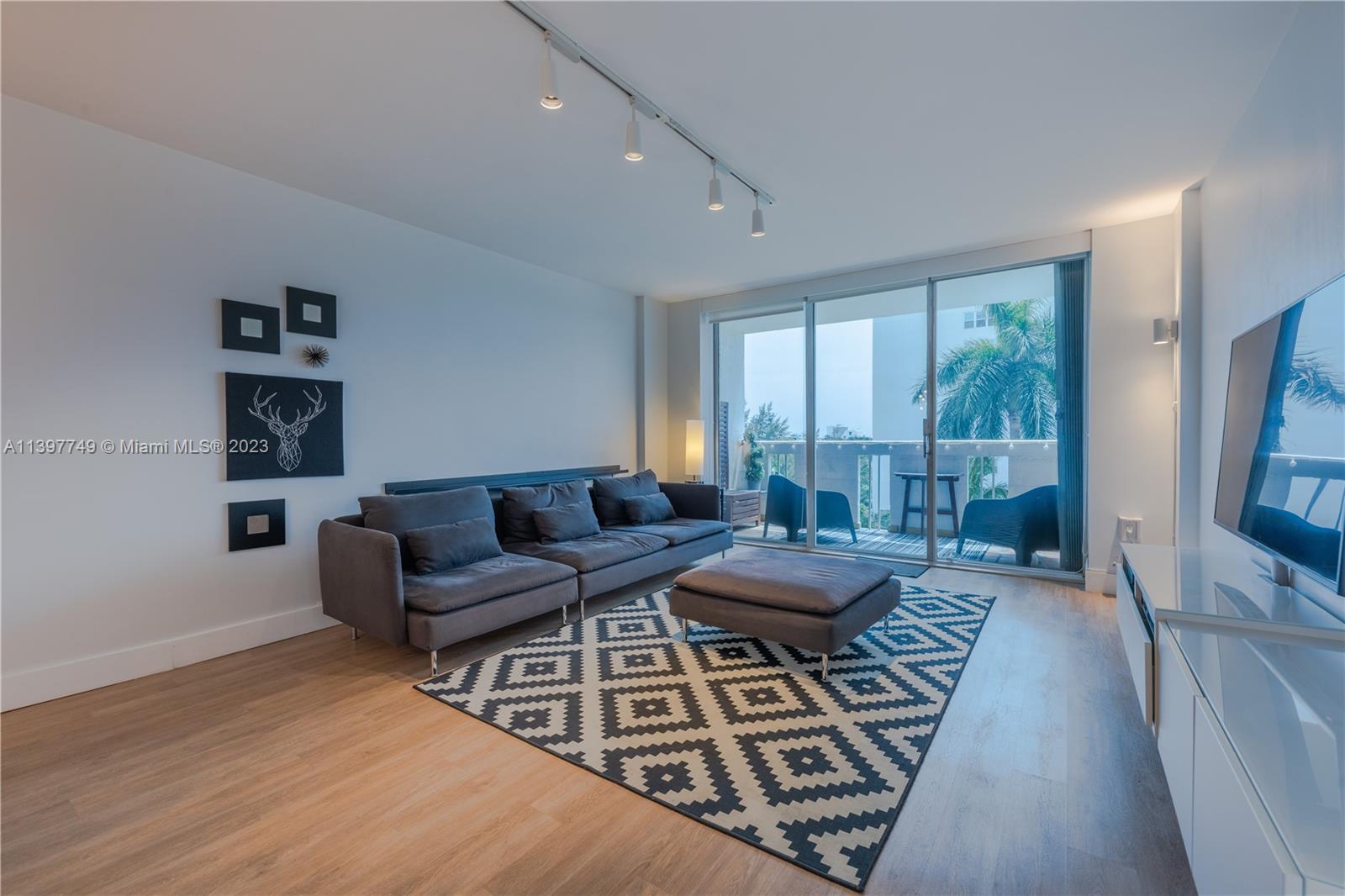 SOUTH BAY CLUB CONDO - Residential Lease