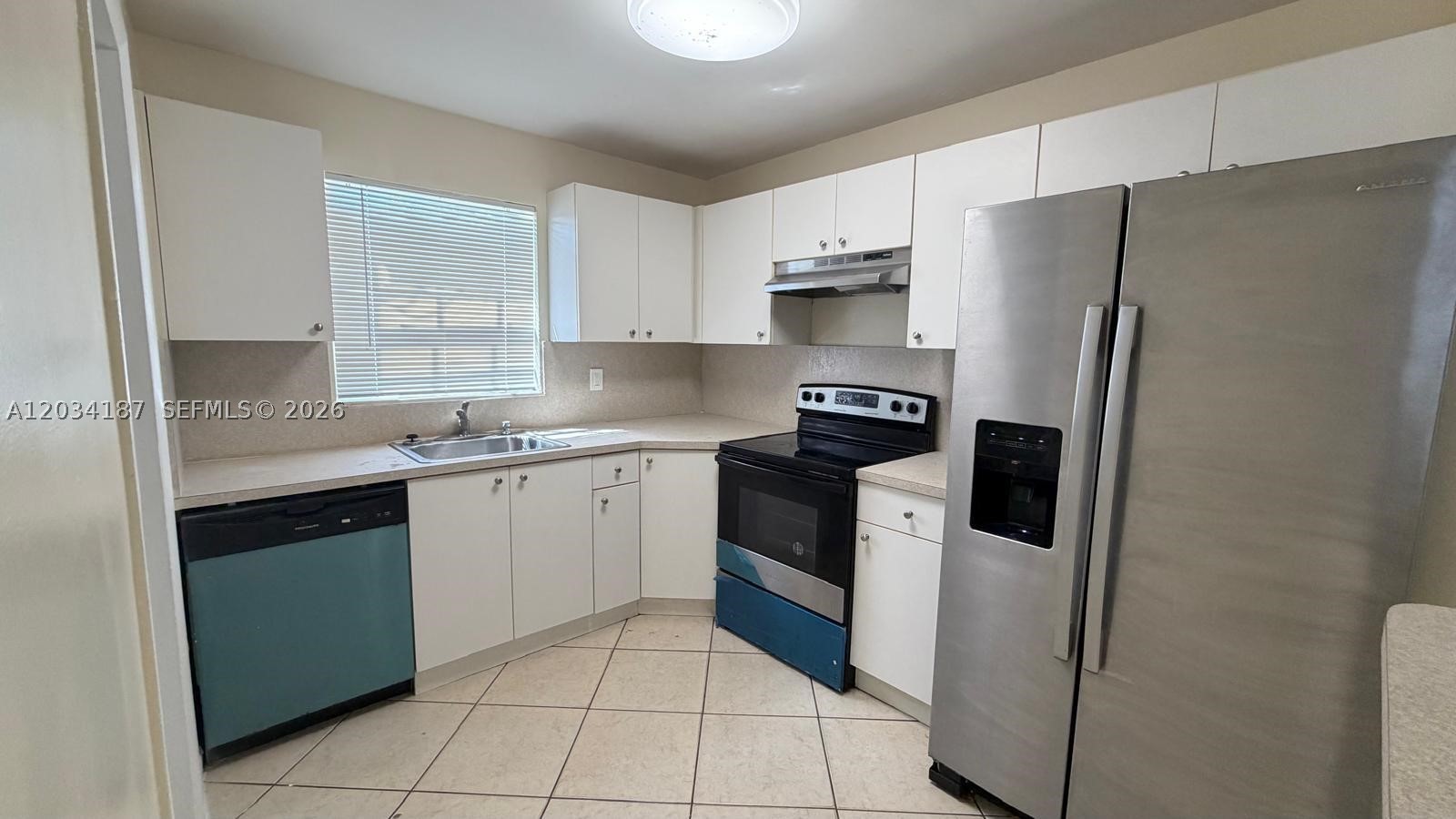 FLAIR SUB NO 3 - Residential Lease