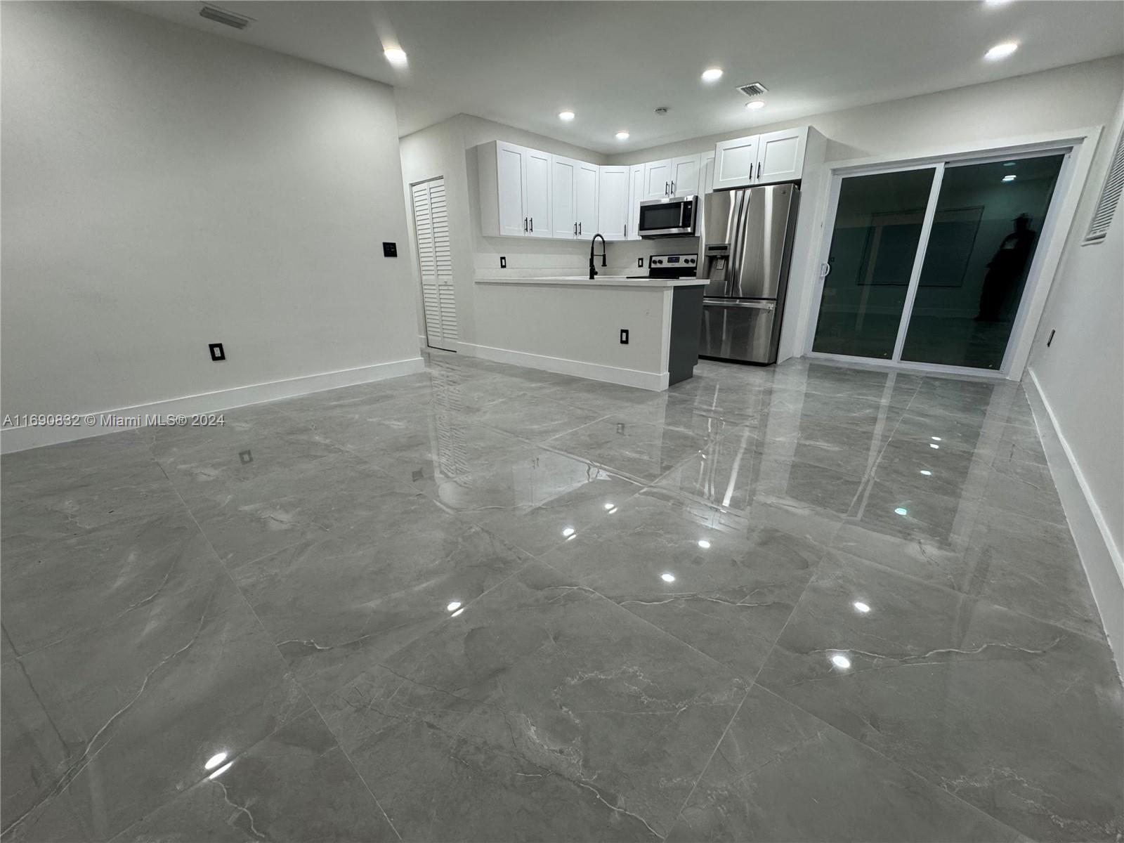 IVES ESTATES SEC 3 - Residential Lease