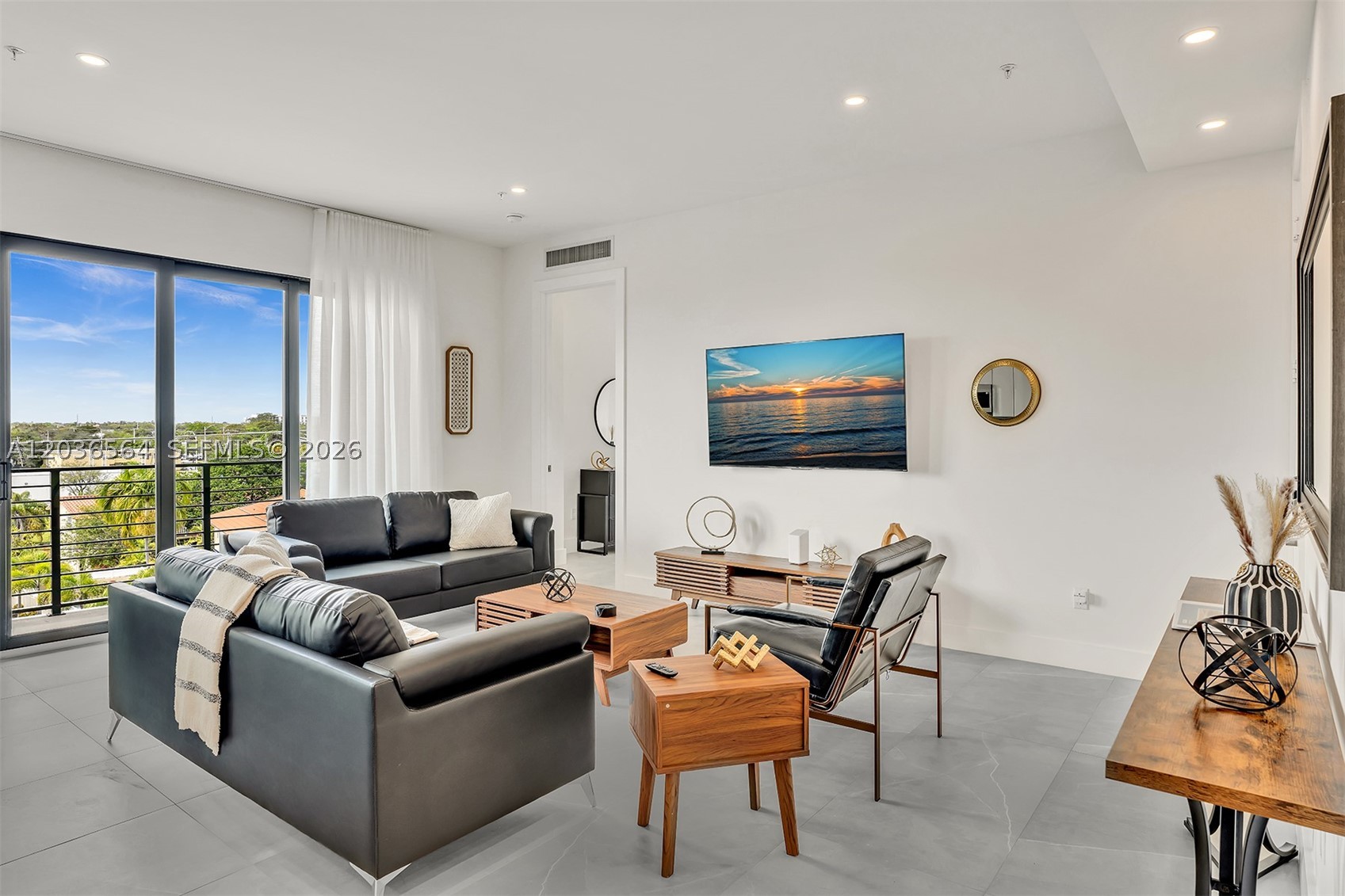 Everglade Land Sales Co - Residential Lease