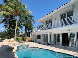 GOLDEN BEACH SEC E - Residential