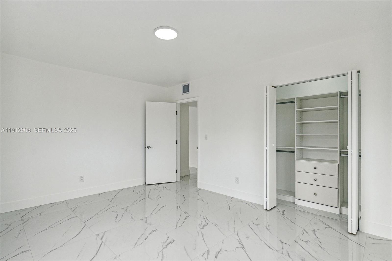 BISCAYNE BCH SUB - Residential Lease