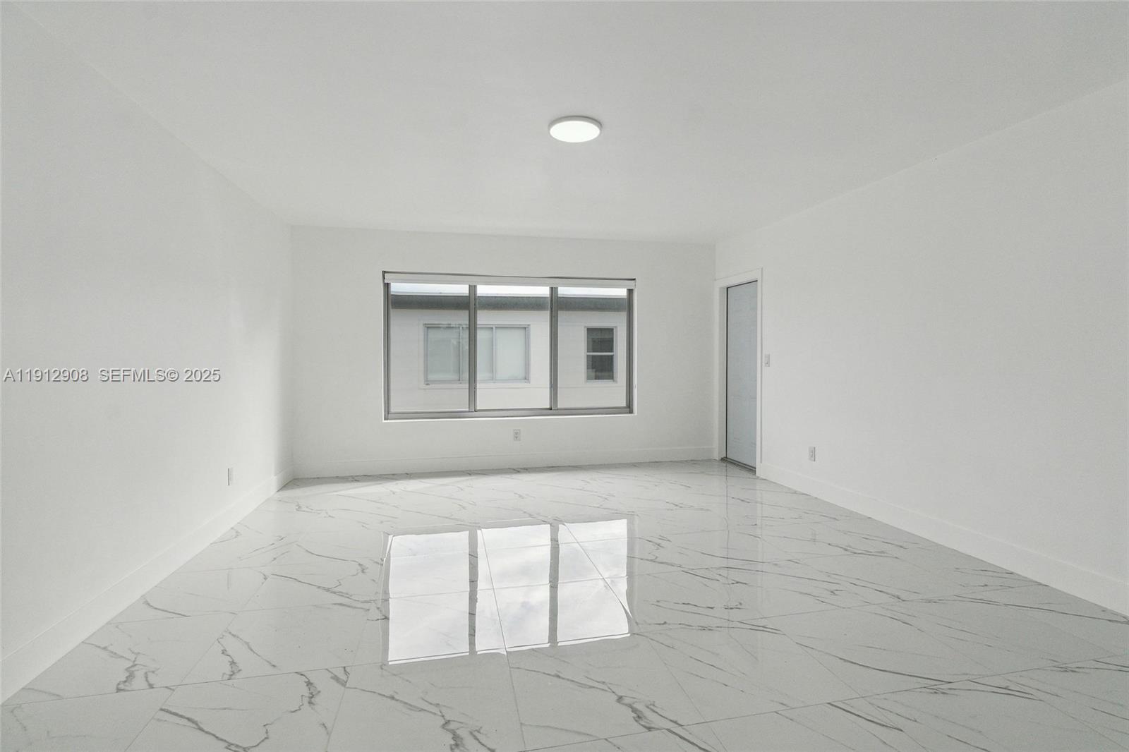 BISCAYNE BCH SUB - Residential Lease
