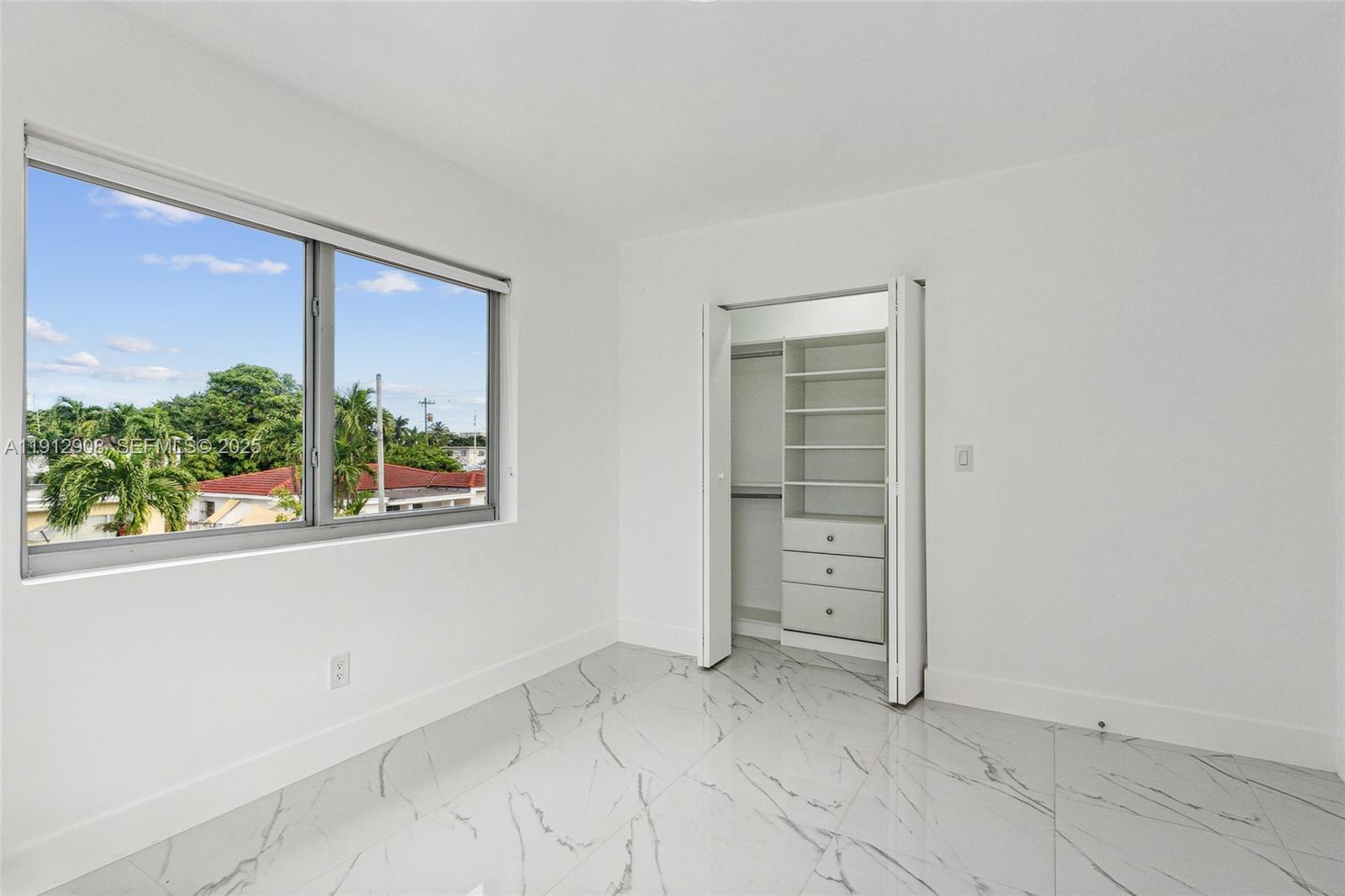 BISCAYNE BCH SUB - Residential Lease