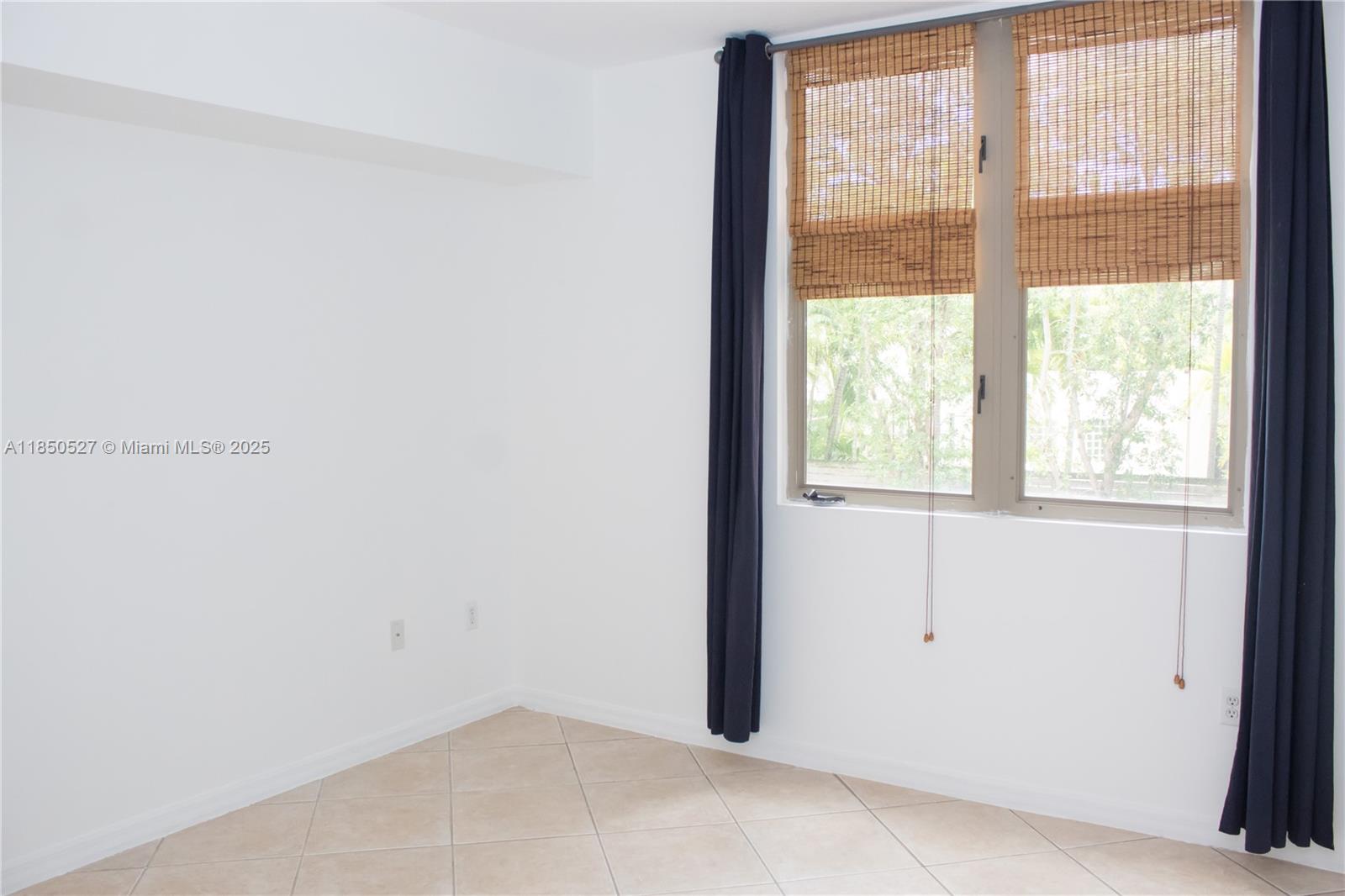 DIXIE GROVE RESIDENCES CO - Residential Lease