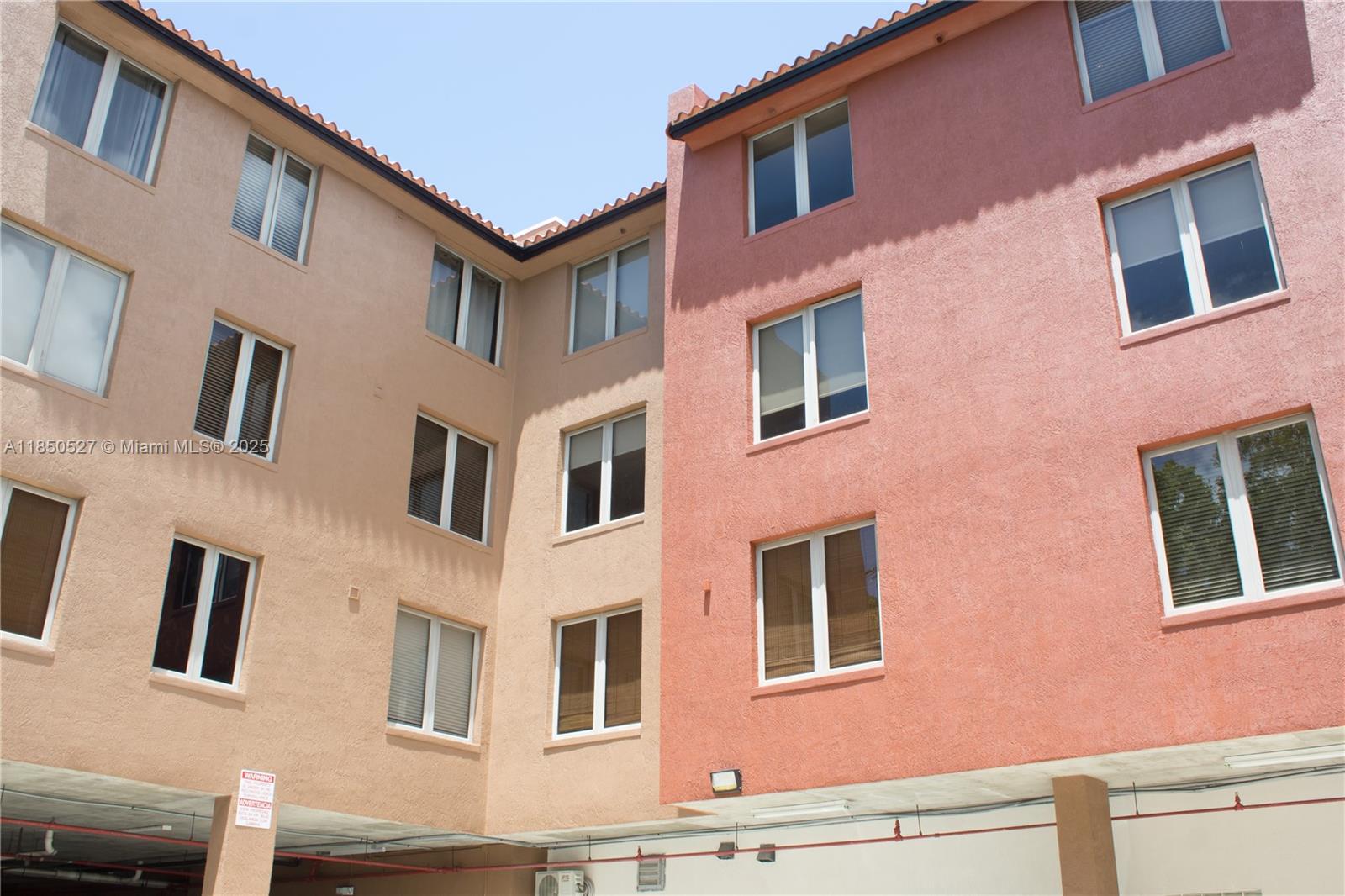 DIXIE GROVE RESIDENCES CO - Residential Lease