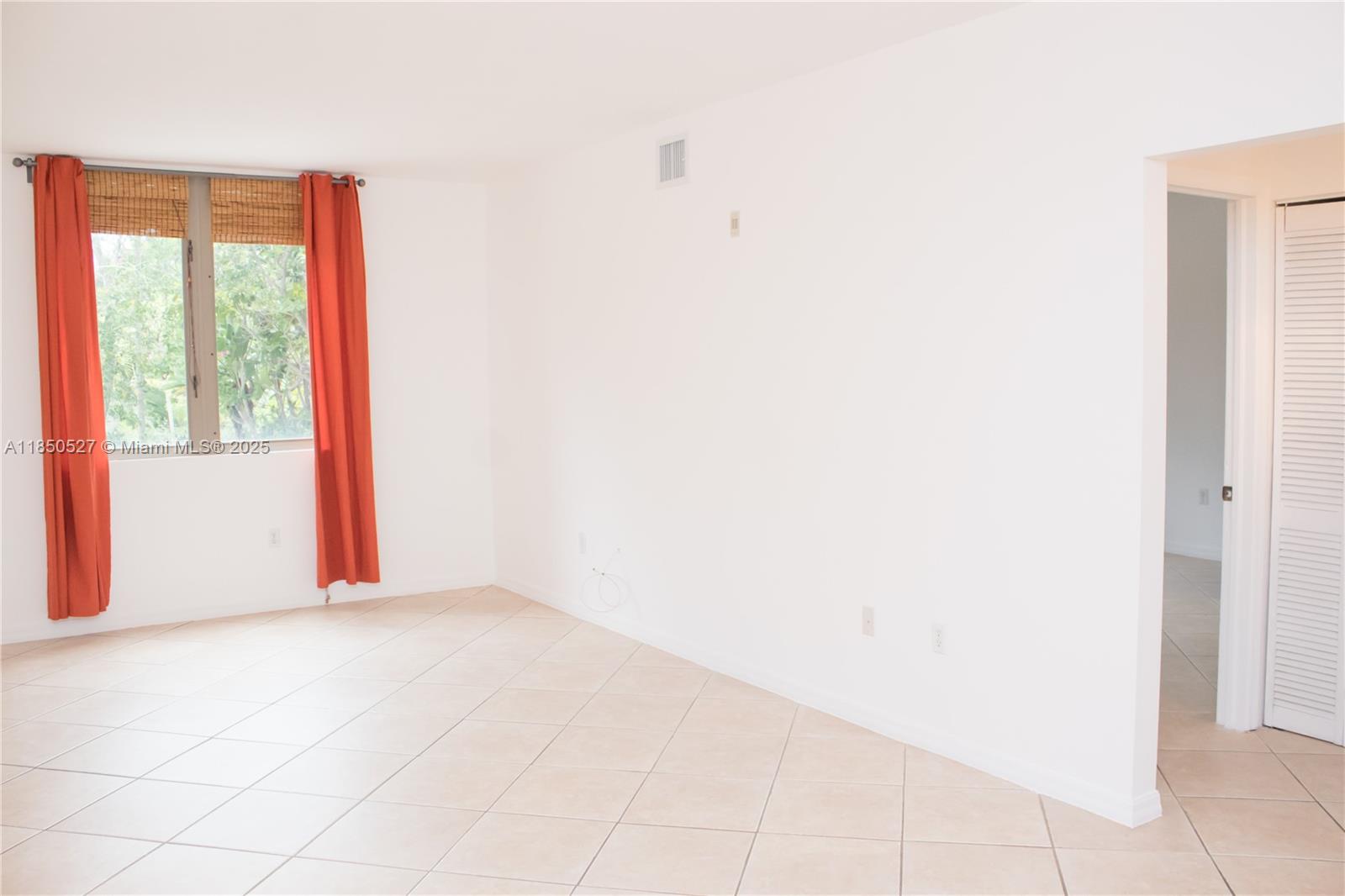 DIXIE GROVE RESIDENCES CO - Residential Lease