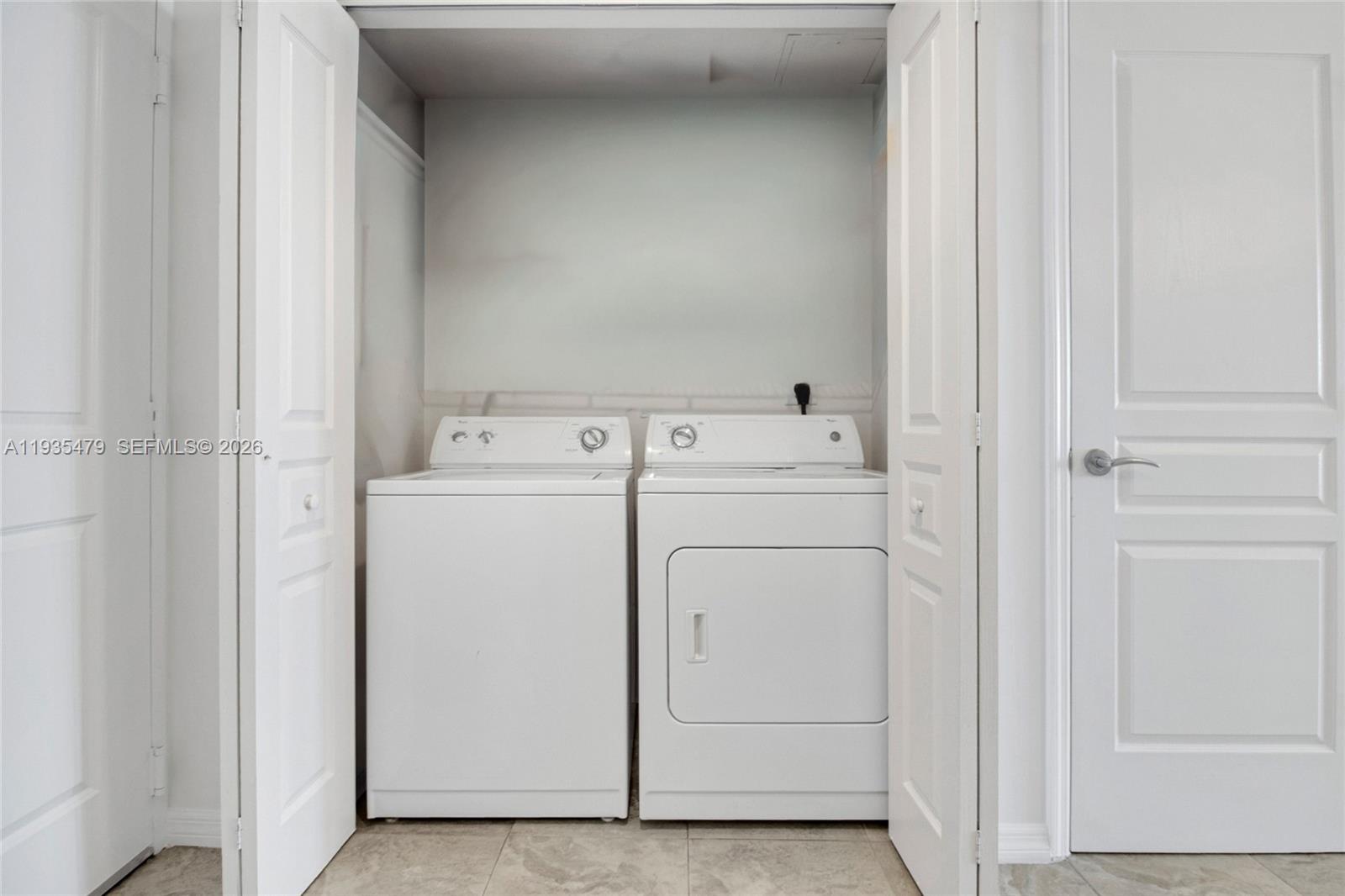 350 LAS OLAS PLACE CONDO - Residential
