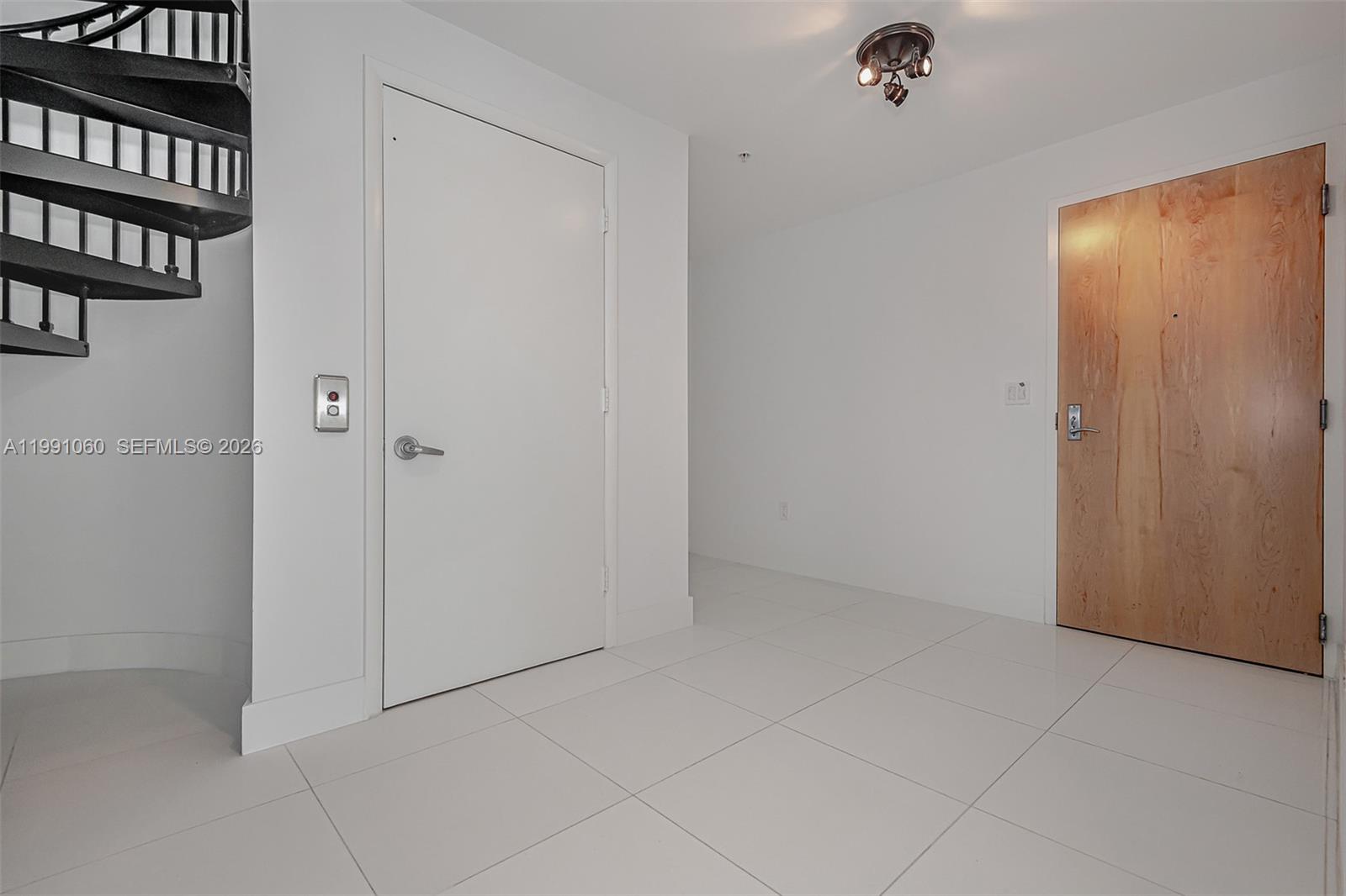 VIZCAYNE NORTH CONDO - Residential