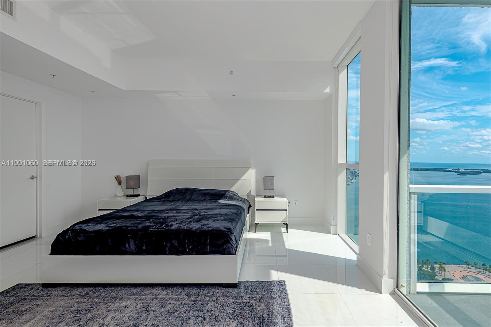 VIZCAYNE NORTH CONDO - Residential